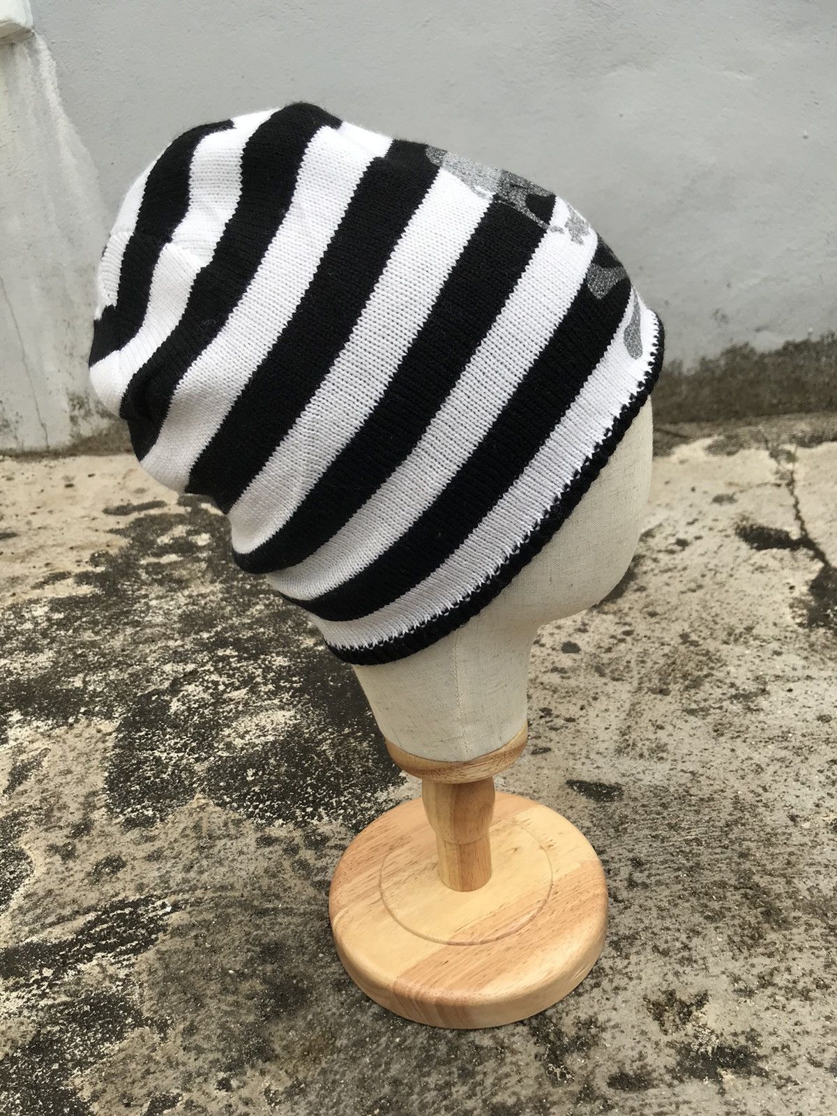 Designer vtg skulls/crossbones prison jail striped reversible beanie Size ONE SIZE - 5 Thumbnail