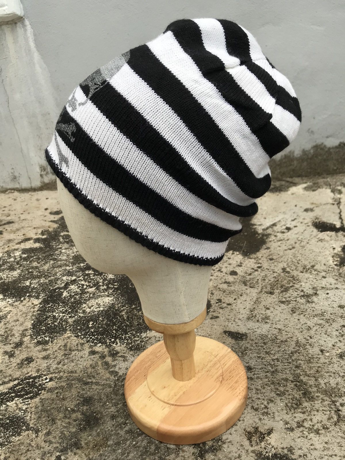 Designer vtg skulls/crossbones prison jail striped reversible beanie Size ONE SIZE - 4 Thumbnail
