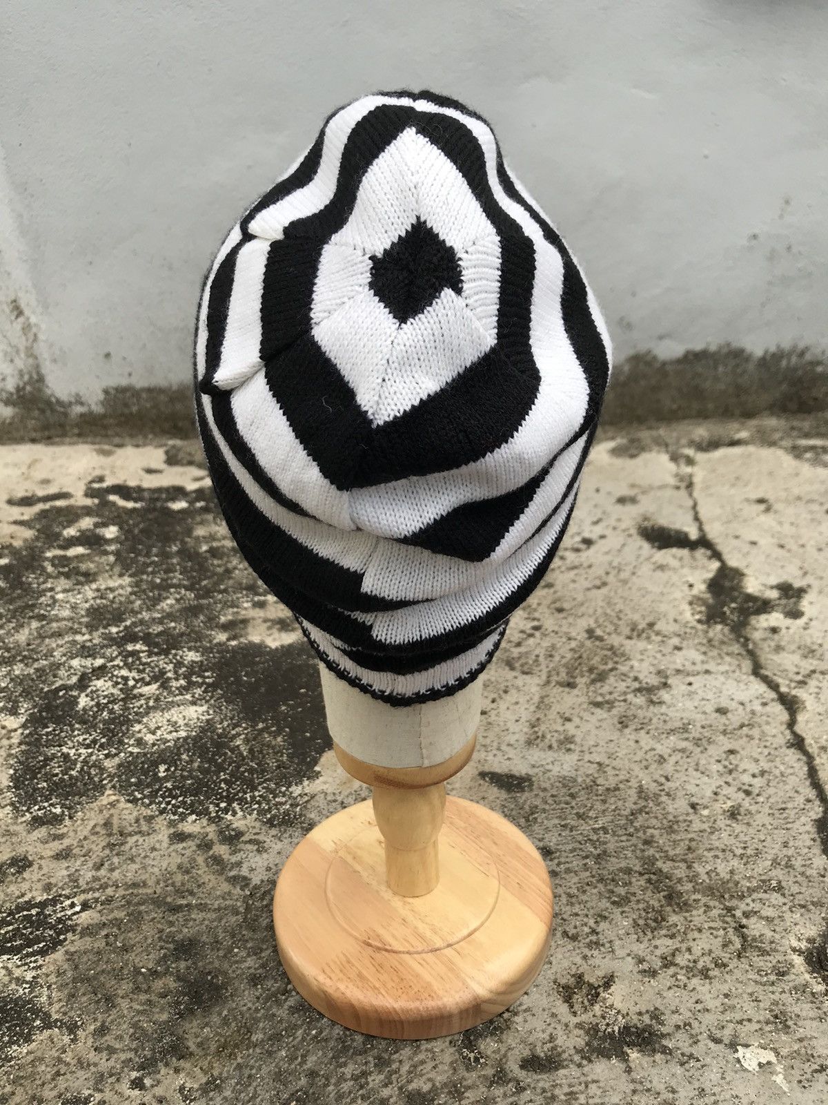Designer vtg skulls/crossbones prison jail striped reversible beanie Size ONE SIZE - 6 Thumbnail