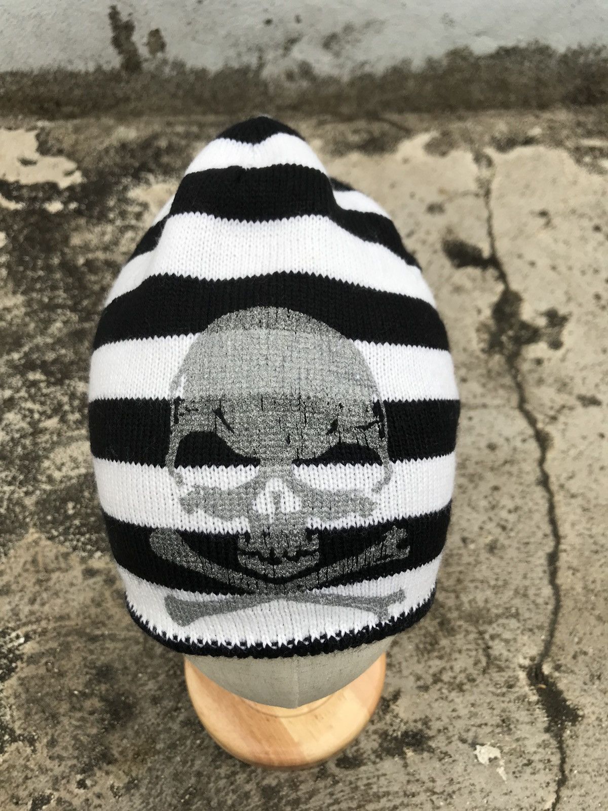 Designer vtg skulls/crossbones prison jail striped reversible beanie Size ONE SIZE - 3 Thumbnail