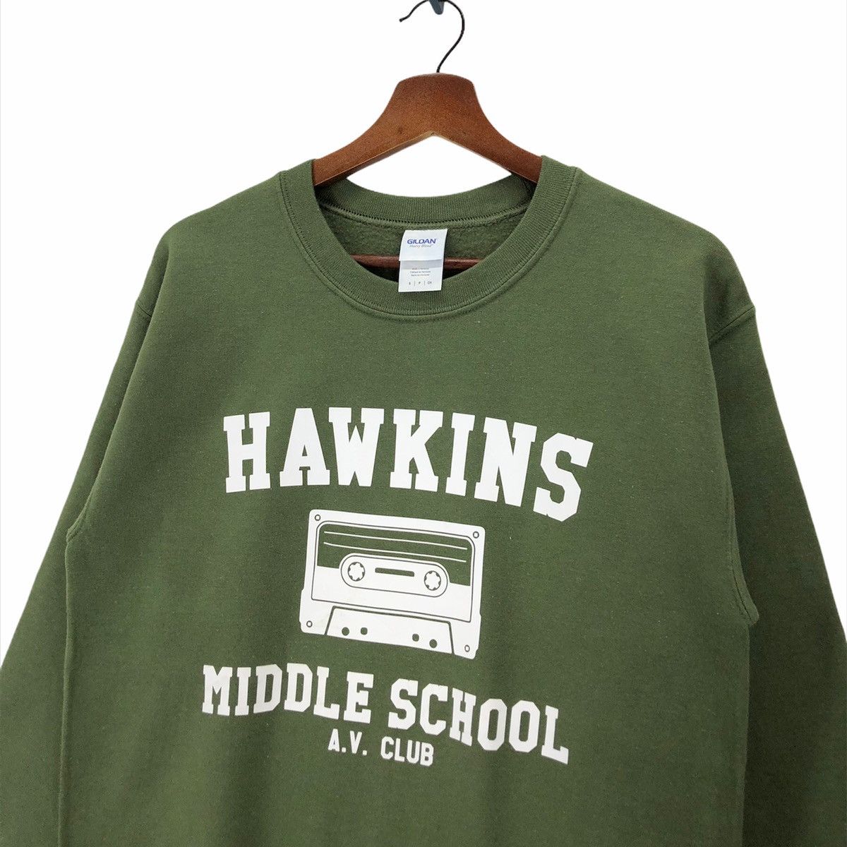 Vintage Vintage Hawkins Middle School AV Club Crewneck Size US M / EU 48-50 / 2 - 3 Thumbnail