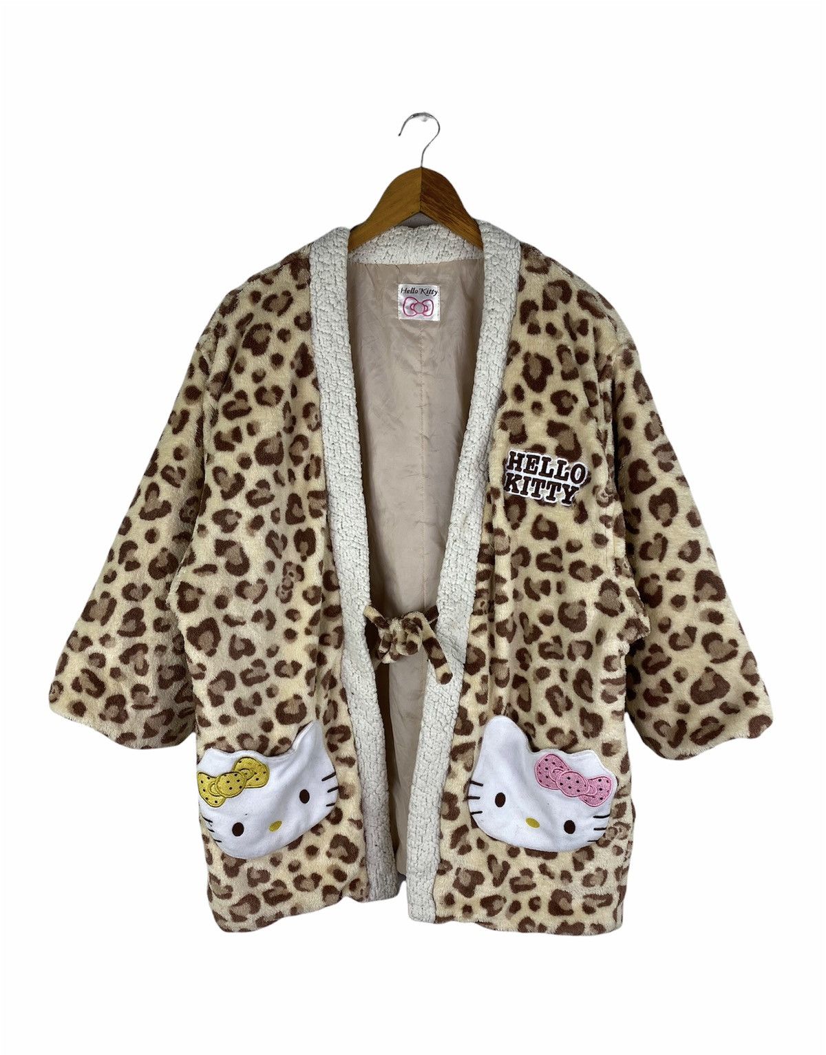 Japanese Brand 🔥DHL SHIPPING🔥HELLO KITTY KIMONO STYLE Size US L / EU 52-54 / 3 - 1 Thumbnail