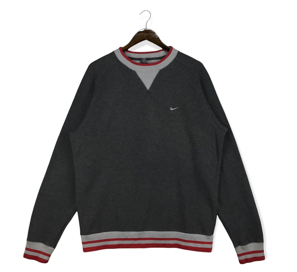 Nike Nike Small Logo Sweatshirt Size US L / EU 52-54 / 3 - 1 Thumbnail