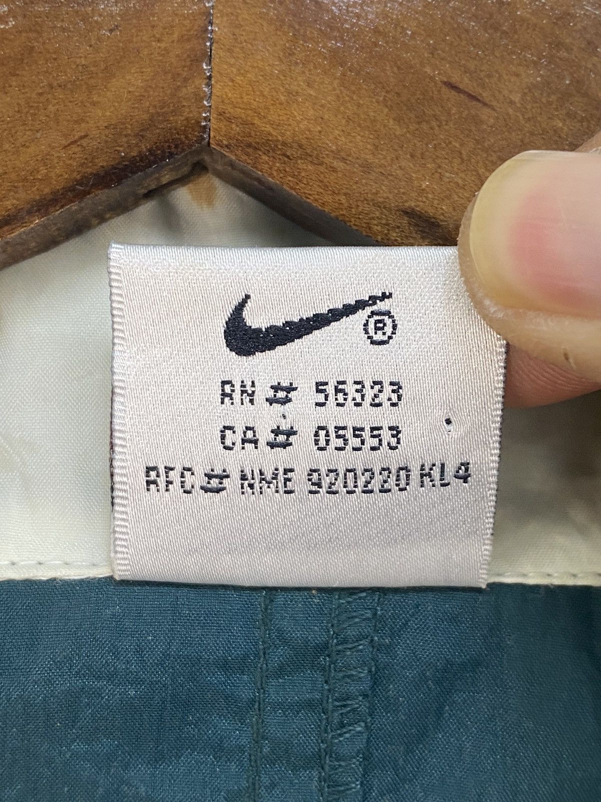 Nike Vintage 90s Nike Windbreaker Size US L / EU 52-54 / 3 - 12 Thumbnail