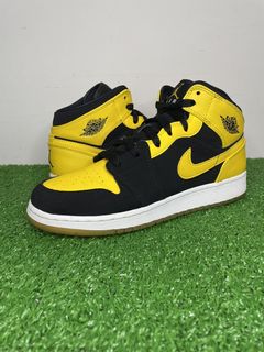 Nike Air Jordan 1 Retro Mid GS New Love 2017 | Grailed