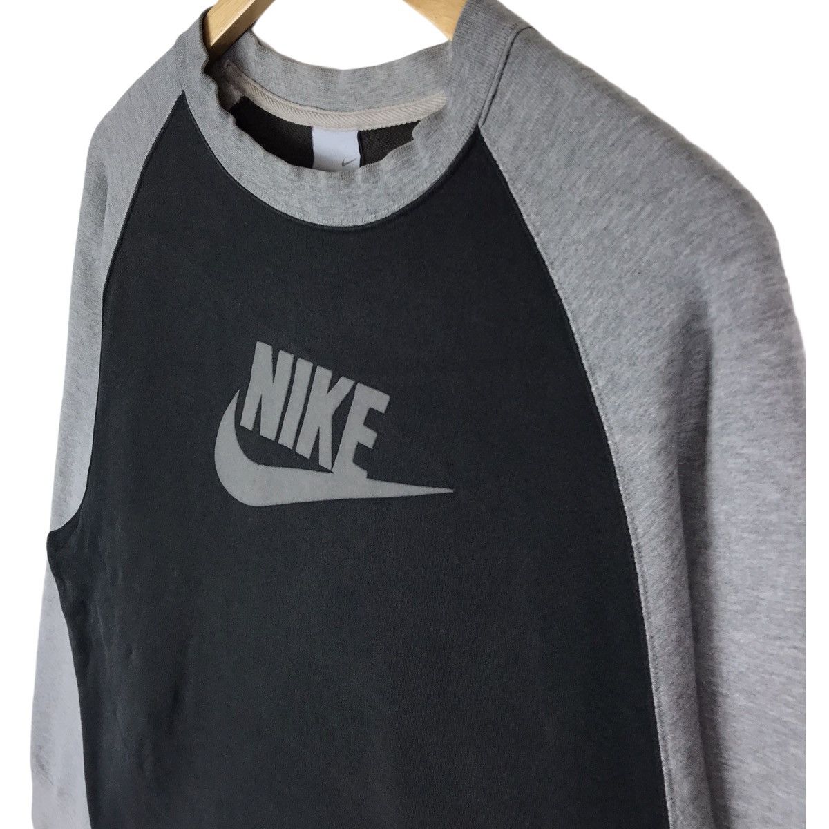 Nike Vintage Y2K Nike Swoosh Spell Out Sweatshirt Size US L / EU 52-54 / 3 - 4 Thumbnail
