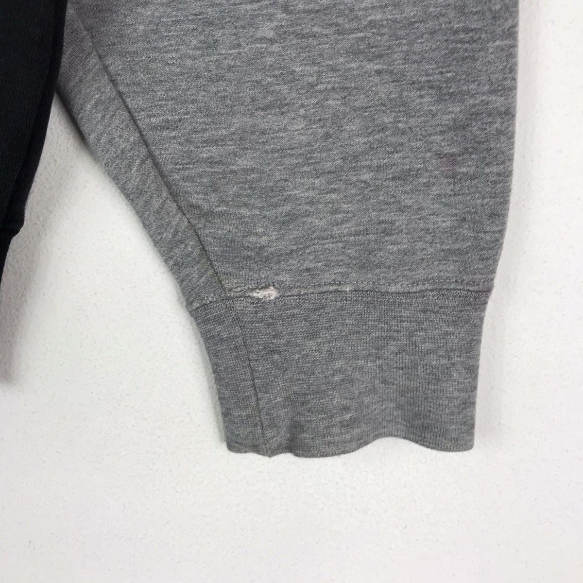 Nike Vintage Y2K Nike Swoosh Spell Out Sweatshirt Size US L / EU 52-54 / 3 - 9 Thumbnail