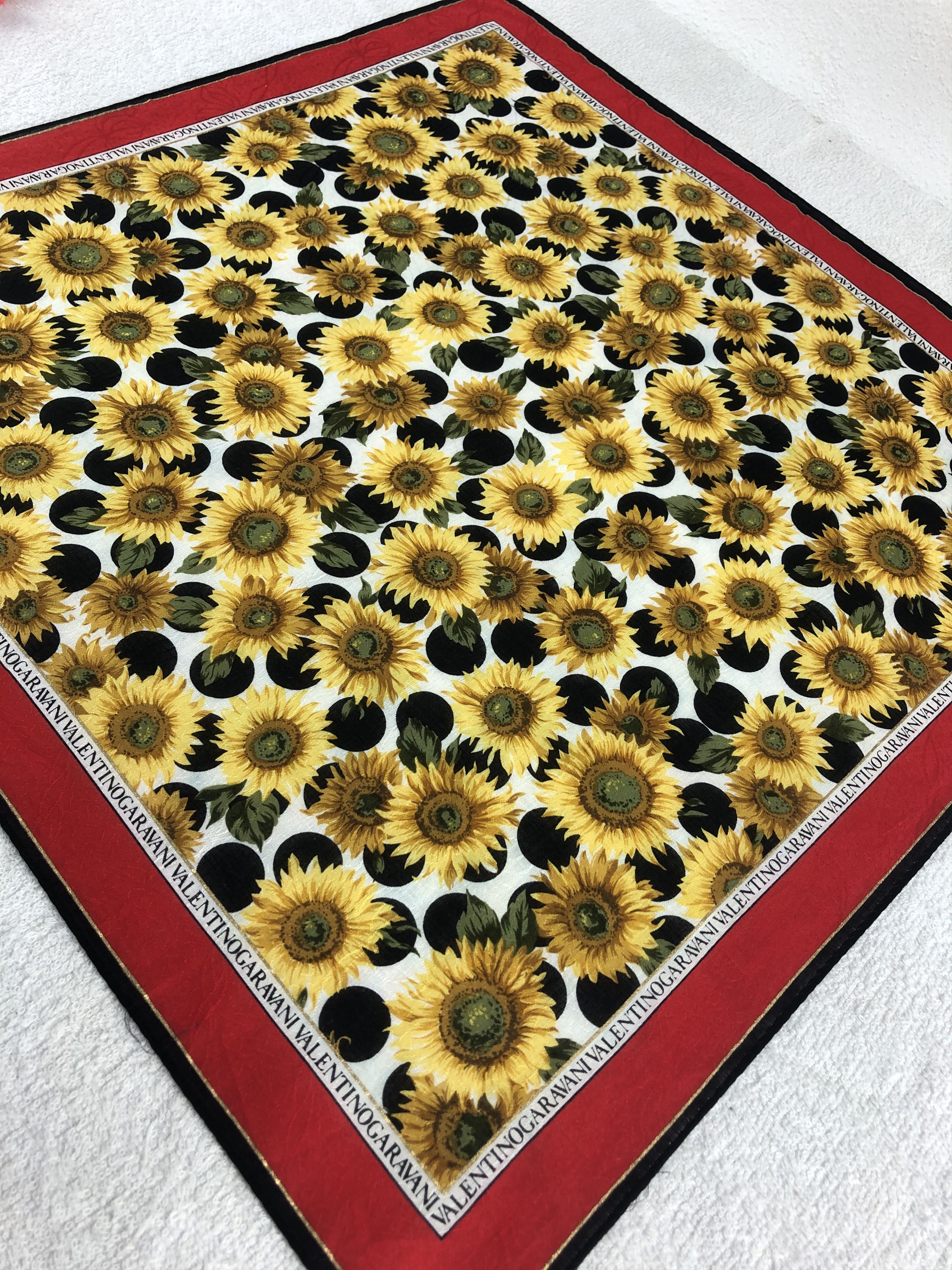 Vintage Valentino Garavani Handkerchief / Bandana / Neckerchief C100 Size ONE SIZE - 4 Thumbnail