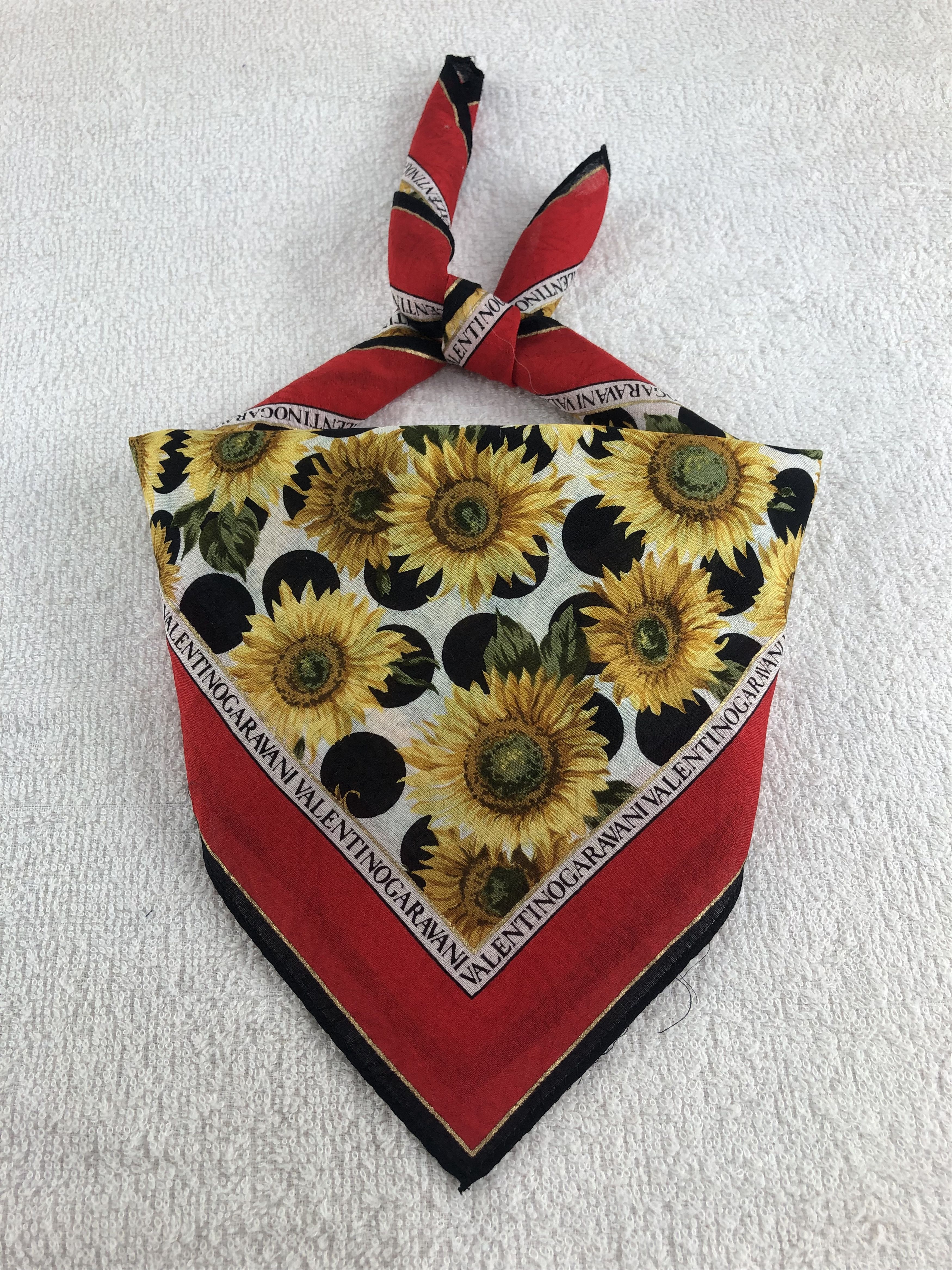 Vintage Valentino Garavani Handkerchief / Bandana / Neckerchief C100 Size ONE SIZE - 1 Thumbnail