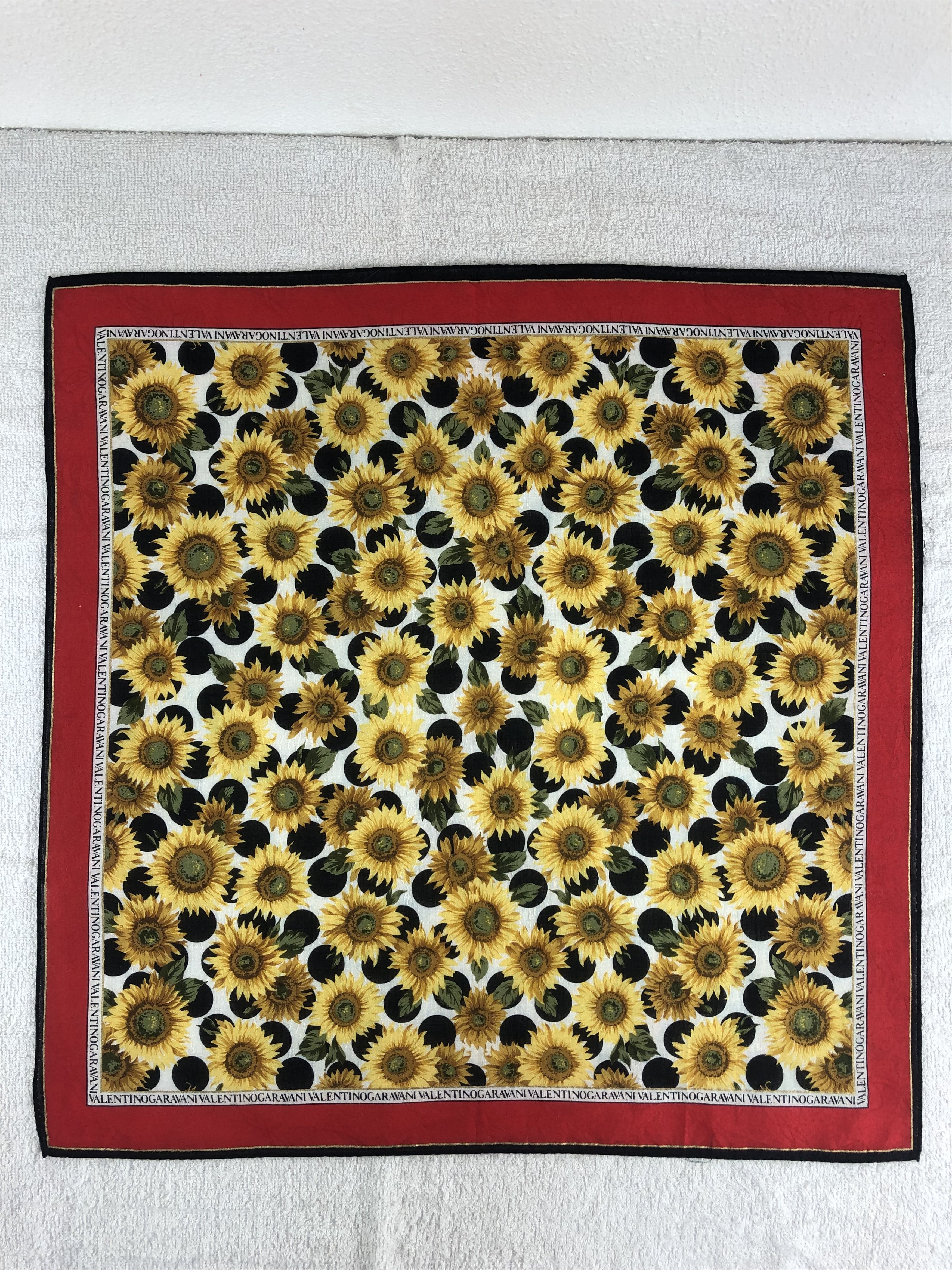 Vintage Valentino Garavani Handkerchief / Bandana / Neckerchief C100 Size ONE SIZE - 3 Thumbnail