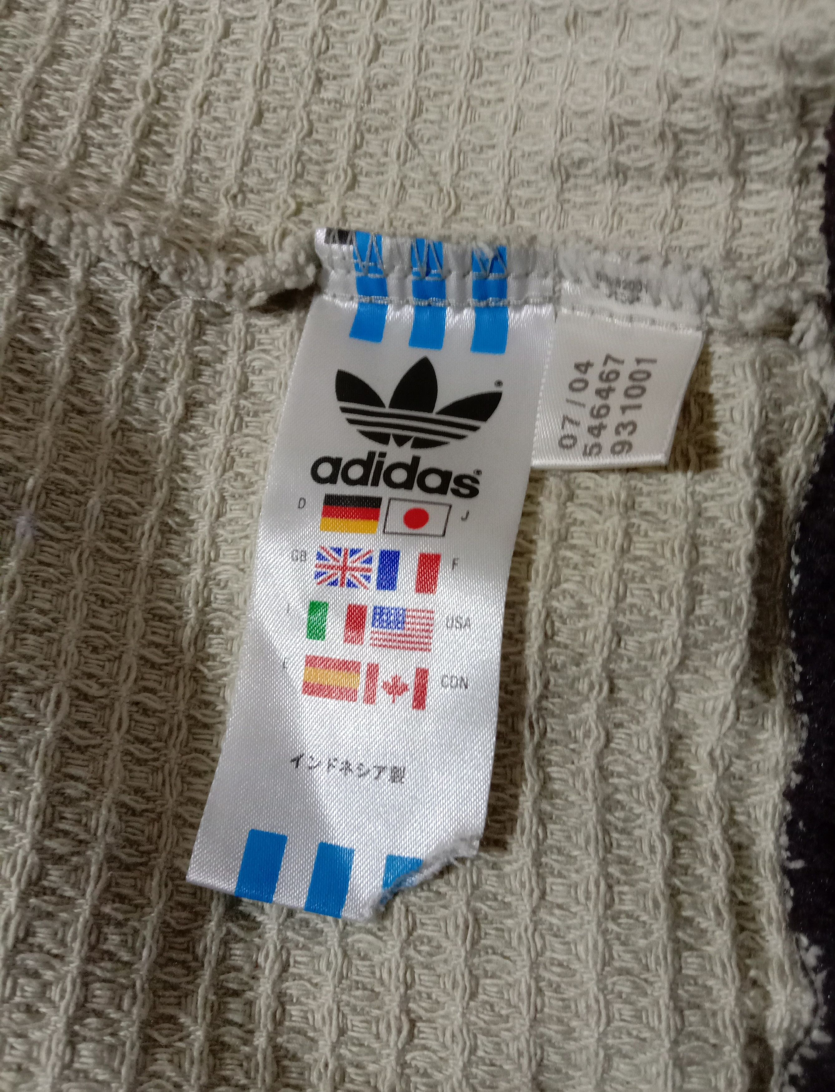 Adidas Vintage Adidas Bomber Jacket Embroidery Metal Plate Logo Size US M / EU 48-50 / 2 - 3 Thumbnail