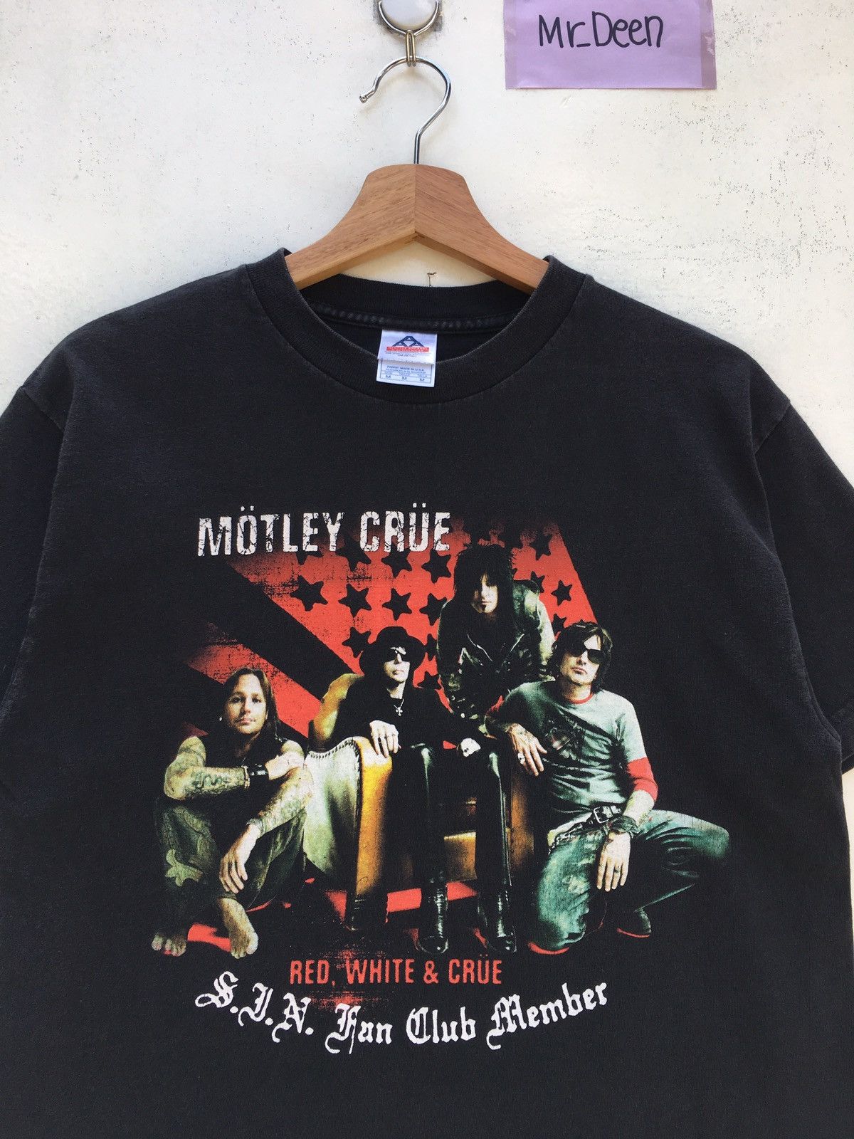 Band Tees Vintage Motley Crue Red,White & Crue Tour SIN Fan Club Tee Size US M / EU 48-50 / 2 - 4 Thumbnail