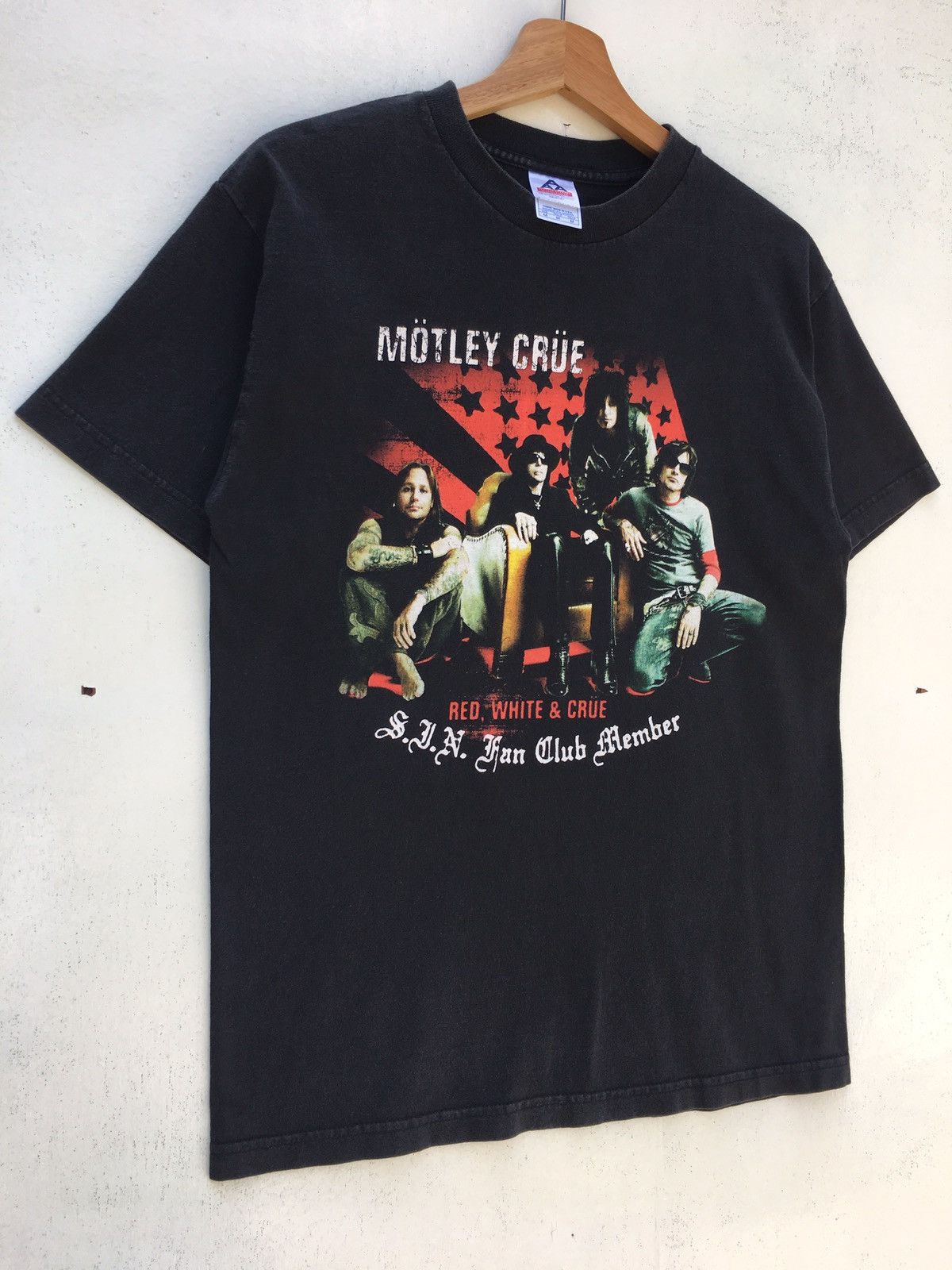 Band Tees Vintage Motley Crue Red,White & Crue Tour SIN Fan Club Tee Size US M / EU 48-50 / 2 - 2 Thumbnail