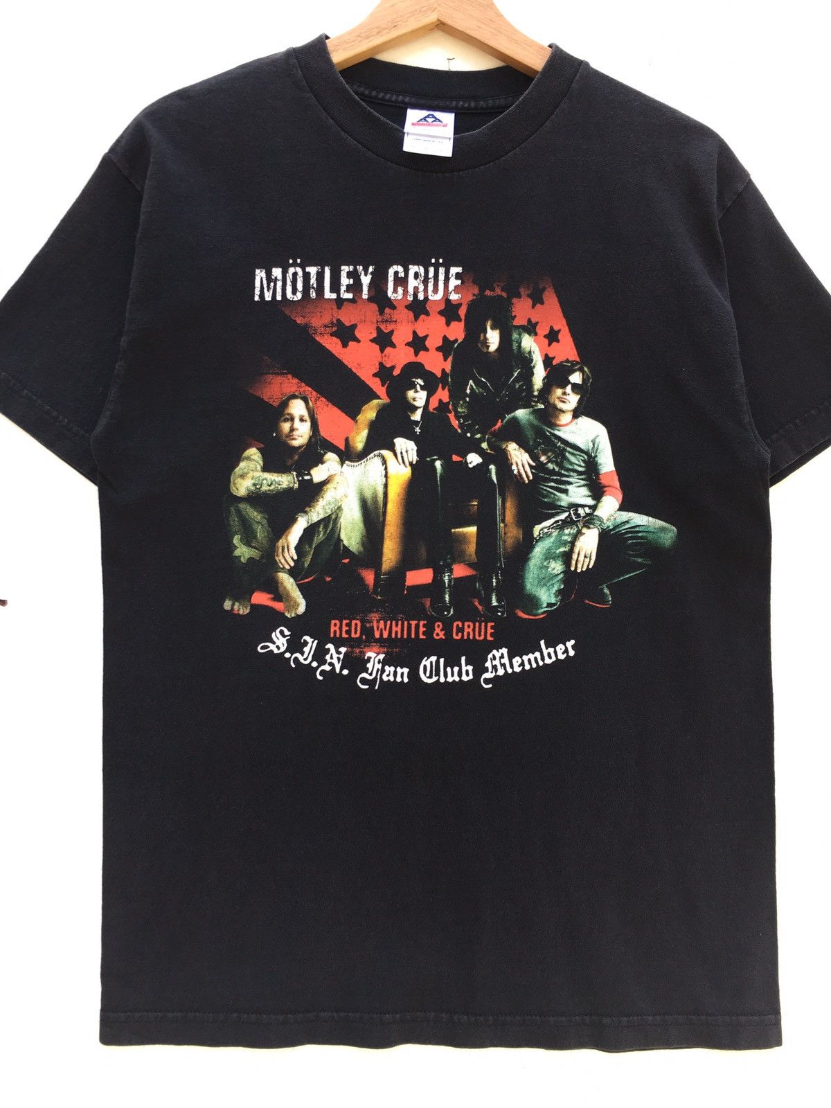 Band Tees Vintage Motley Crue Red,White & Crue Tour SIN Fan Club Tee Size US M / EU 48-50 / 2 - 5 Thumbnail
