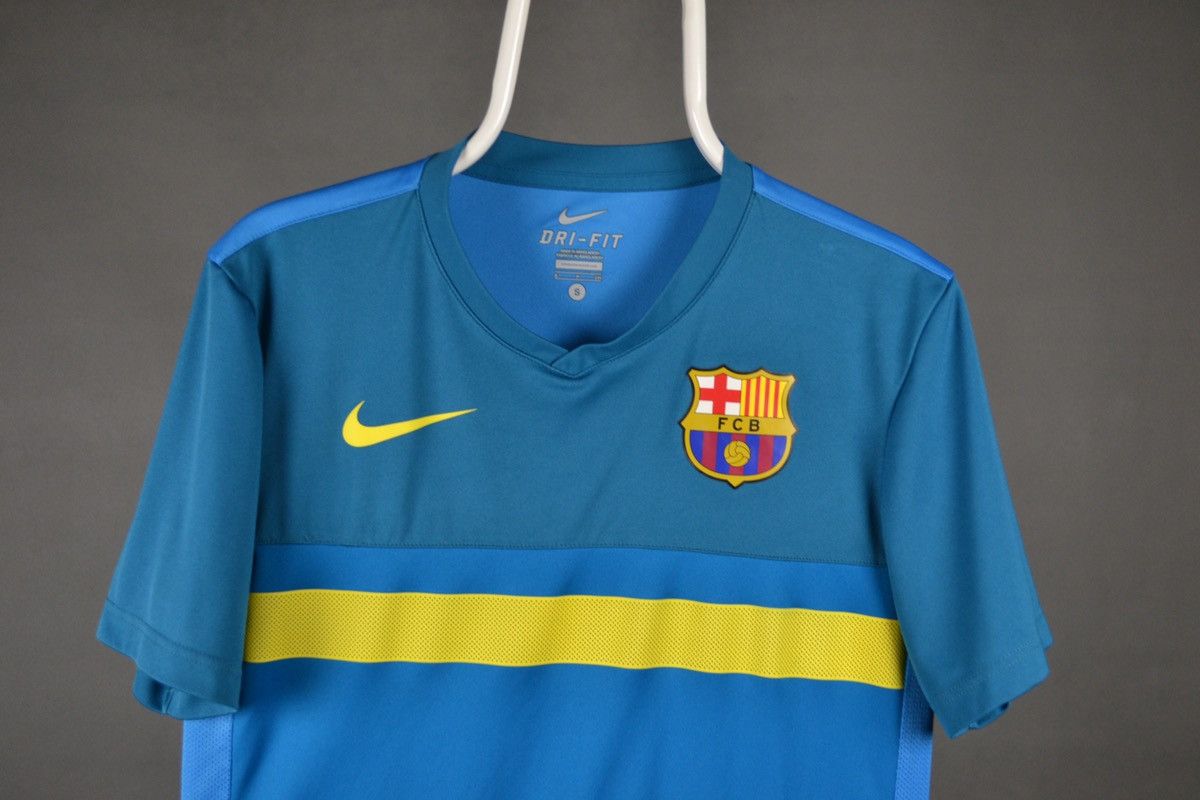 Nike BARCELONA 2014 Football Shirt Nike Soccer Jersey Size S Size US S / EU 44-46 / 1 - 3 Thumbnail