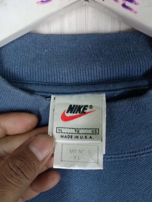 Nike RARE VINTAGE NIKE MEDIUM LOGO CREWNECK SWEATSHIRT Size US XL / EU 56 / 4 - 5 Thumbnail