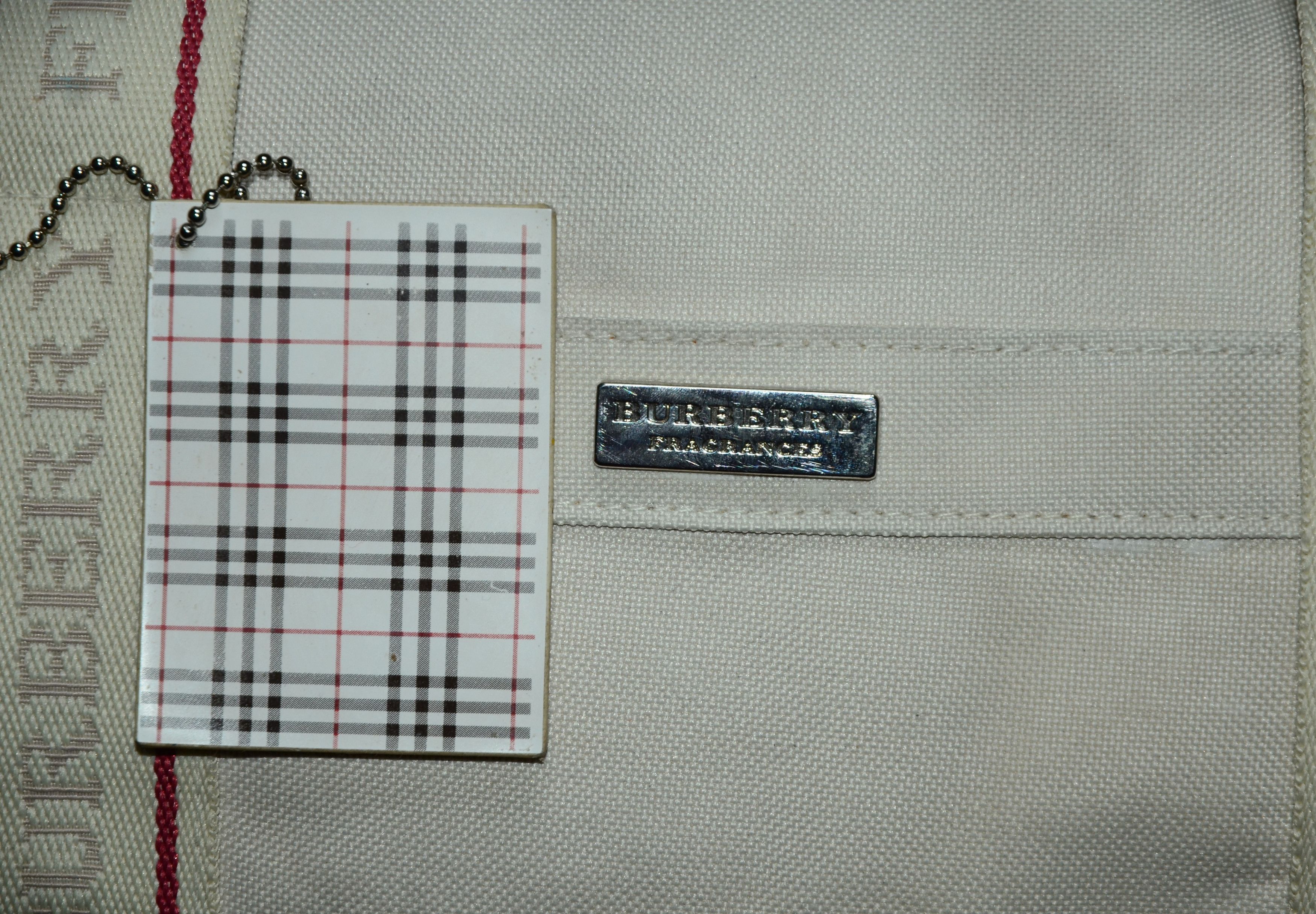 Burberry BURBERRY FRAGRANCES Travel Large Bag White Casual Fashion Size ONE SIZE - 18 Thumbnail