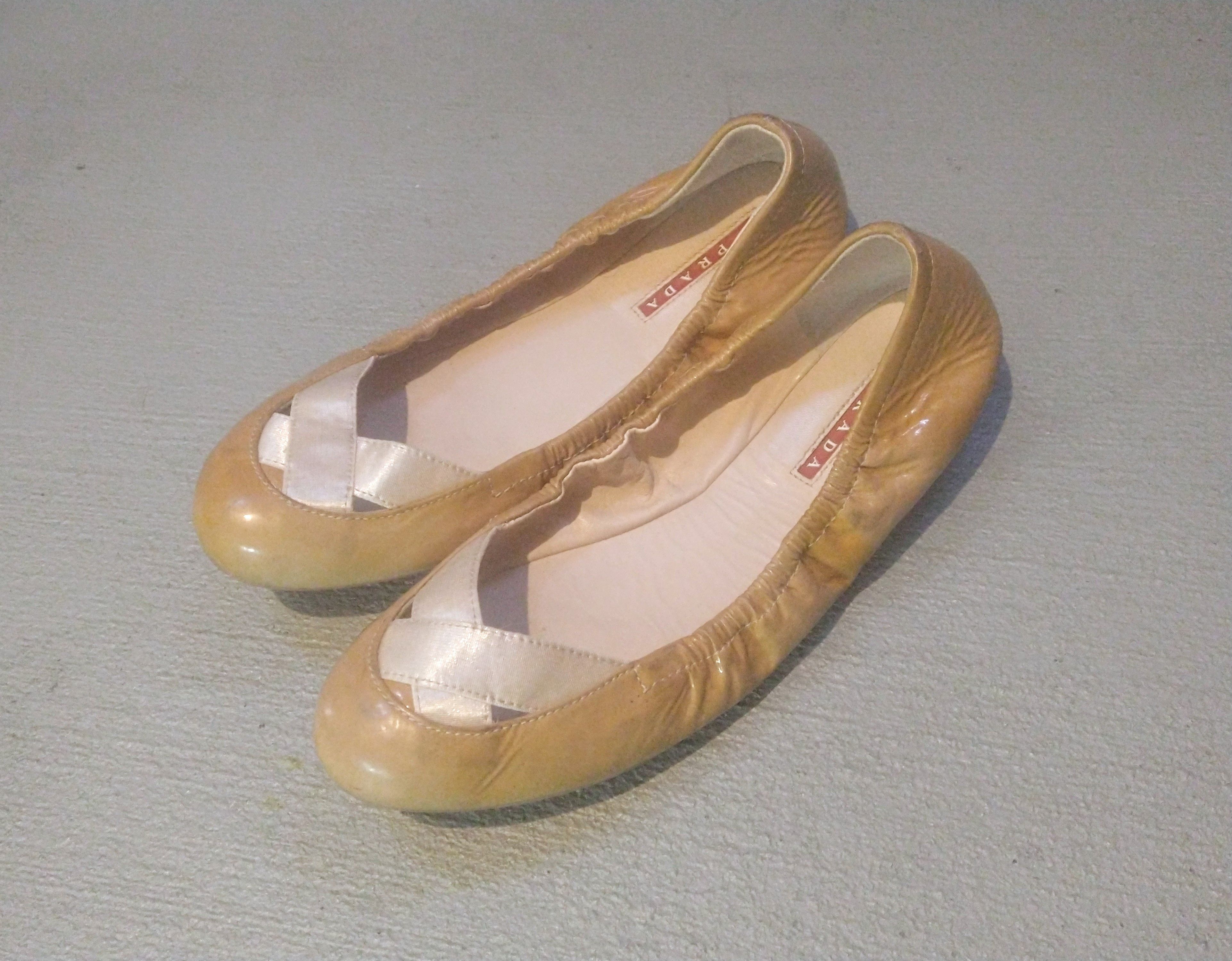 Prada Prada Ballerina Flats Patent Leather 8 38 Beige Slip Ons Y2K Size US 8 / IT 38 - 1 Thumbnail