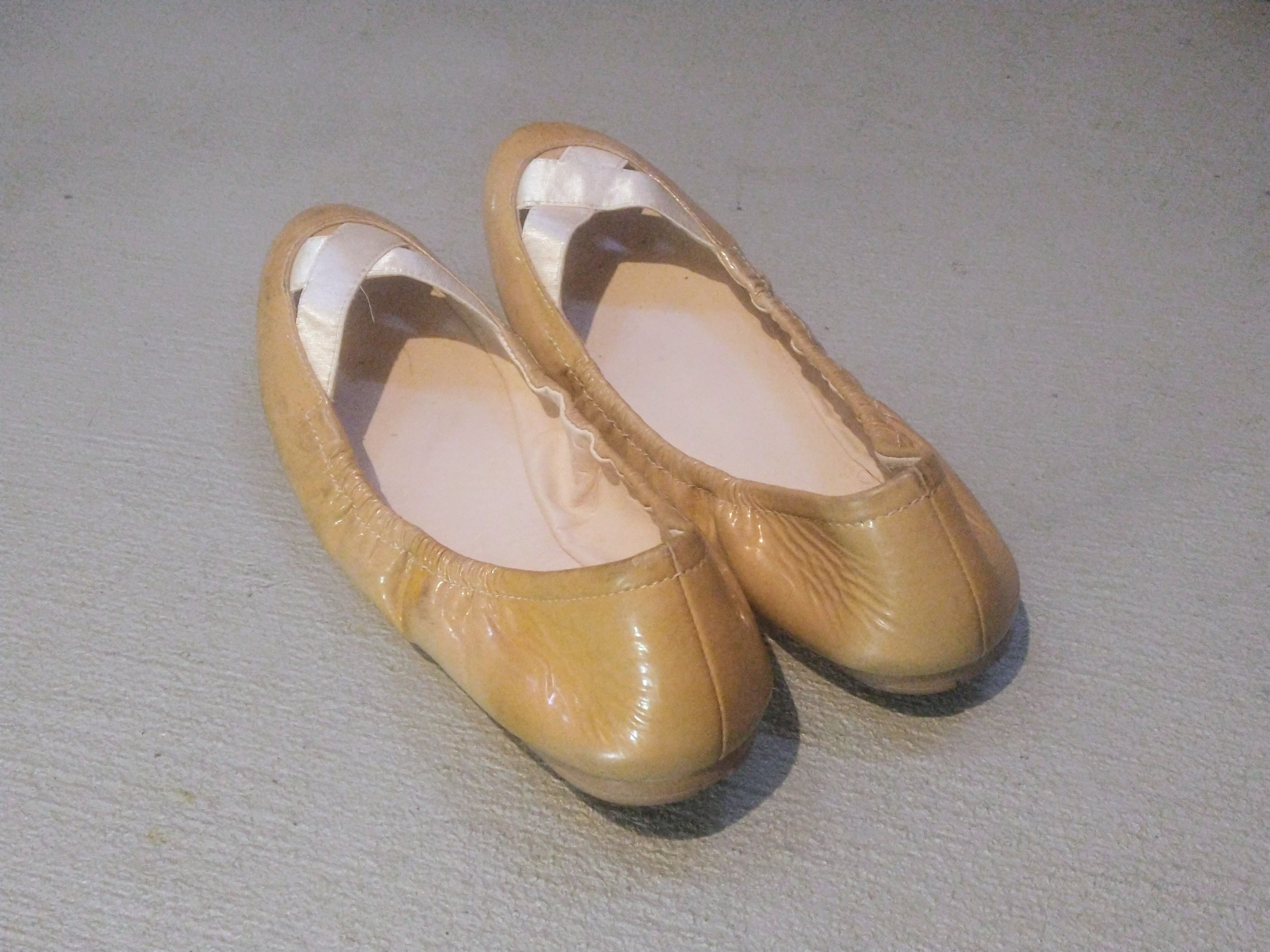 Prada Prada Ballerina Flats Patent Leather 8 38 Beige Slip Ons Y2K Size US 8 / IT 38 - 13 Thumbnail