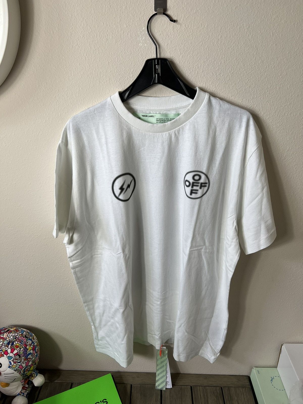 Off white landscape store tee