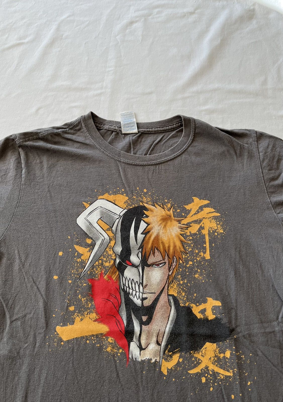 Anime Vintage 2000s Bleach Kurosaki Ichigo Anime Gray Tee Size US M / EU 48-50 / 2 - 3 Thumbnail