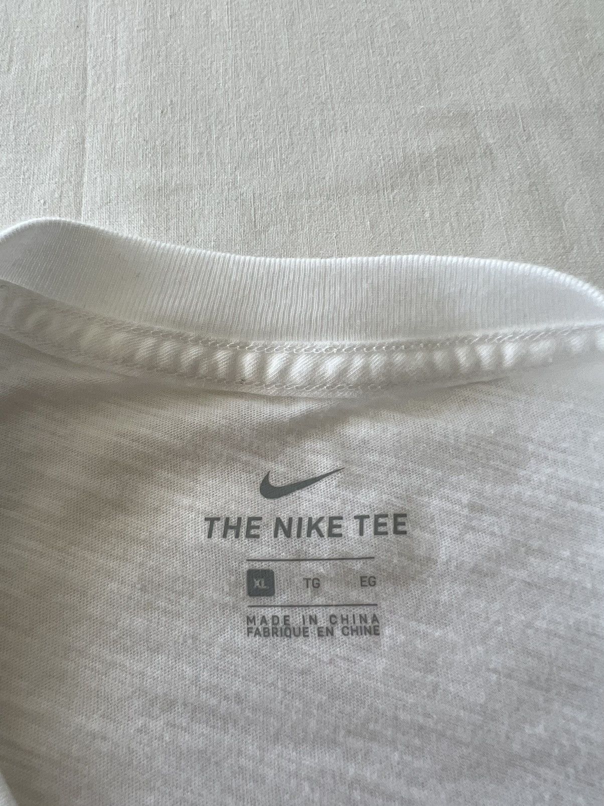 Nike Nike Big Swosh Streetwear White Tee Size US L / EU 52-54 / 3 - 7 Thumbnail