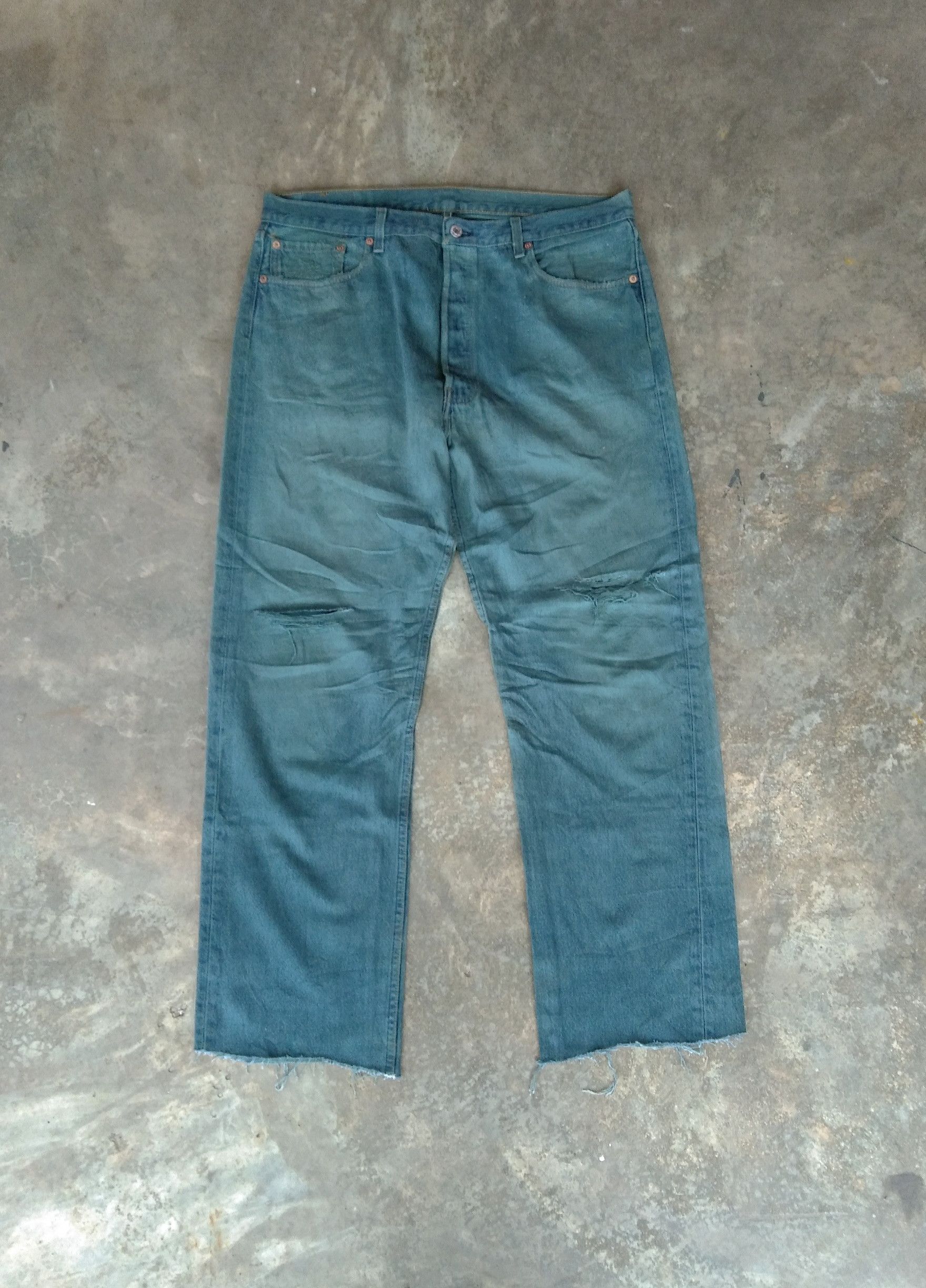 Levi's 90s Vintage Levi's 501 Made In USA Distressed Jeans 36x30 Size US 36 / EU 52 - 1 Thumbnail