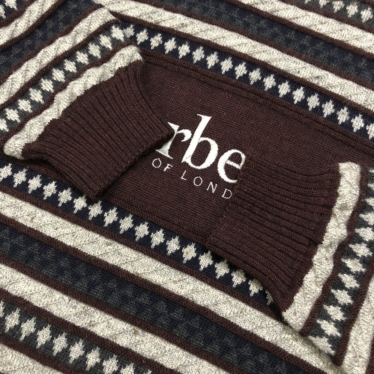 Burberry VTG Burberrys Embroidered Knitwear Pure New Wool Sweatshirt Size US L / EU 52-54 / 3 - 11 Thumbnail