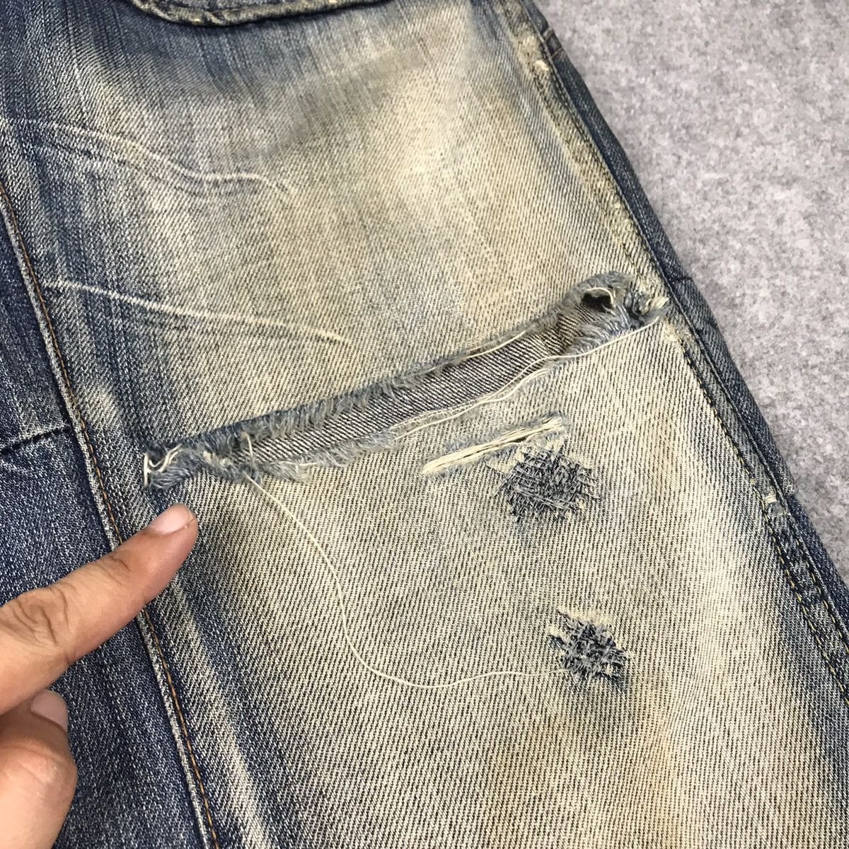 Japanese Brand FLARED DENIM BARTACK DISTRESSED JEANS PANTS 126 Size US 32 / EU 48 - 3 Thumbnail