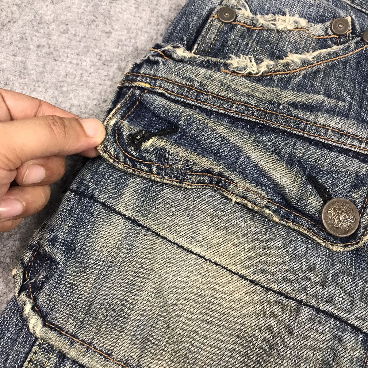 Japanese Brand FLARED DENIM BARTACK DISTRESSED JEANS PANTS 126 Size US 32 / EU 48 - 7 Thumbnail