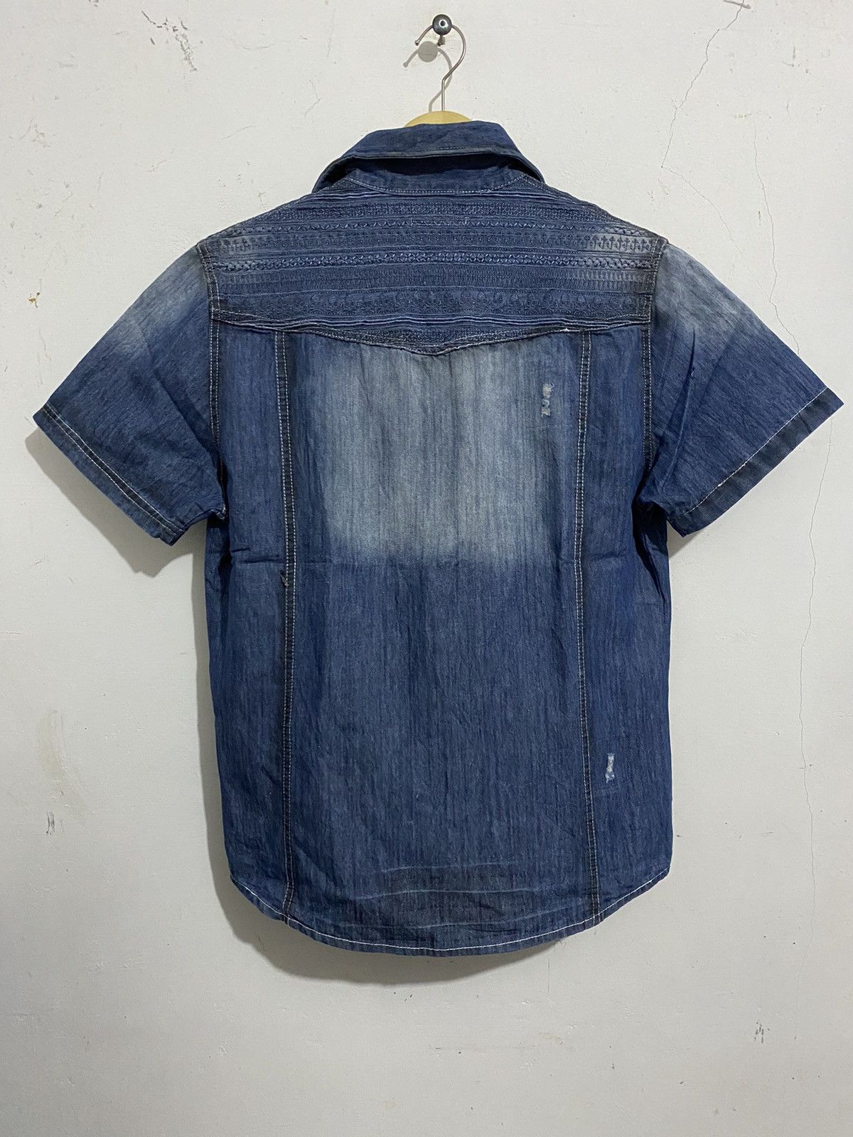 If Six Was Nine × Japanese Brand × Le Grande Bleu (L.G.B.) Semantic-Japanesebrand Denim Skull Shirt ifsixwasnine style Size US L / EU 52-54 / 3 - 3 Thumbnail