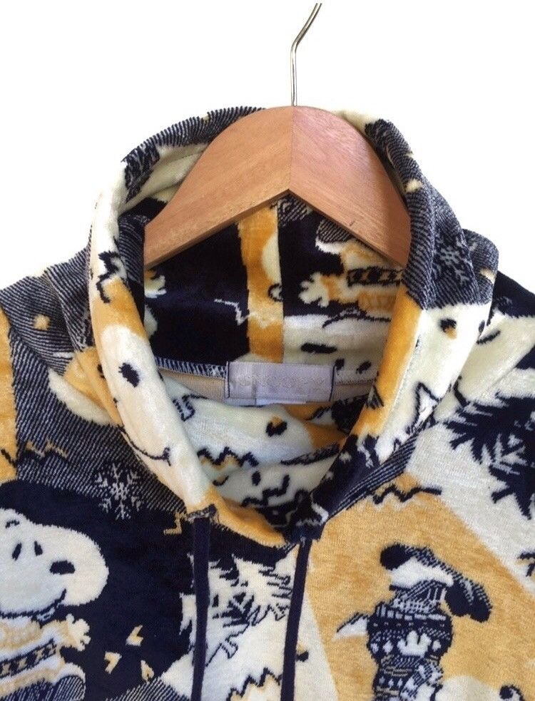Japanese Brand 🔥Snoopy Soft Fleece Sweatshirts Size US L / EU 52-54 / 3 - 3 Thumbnail