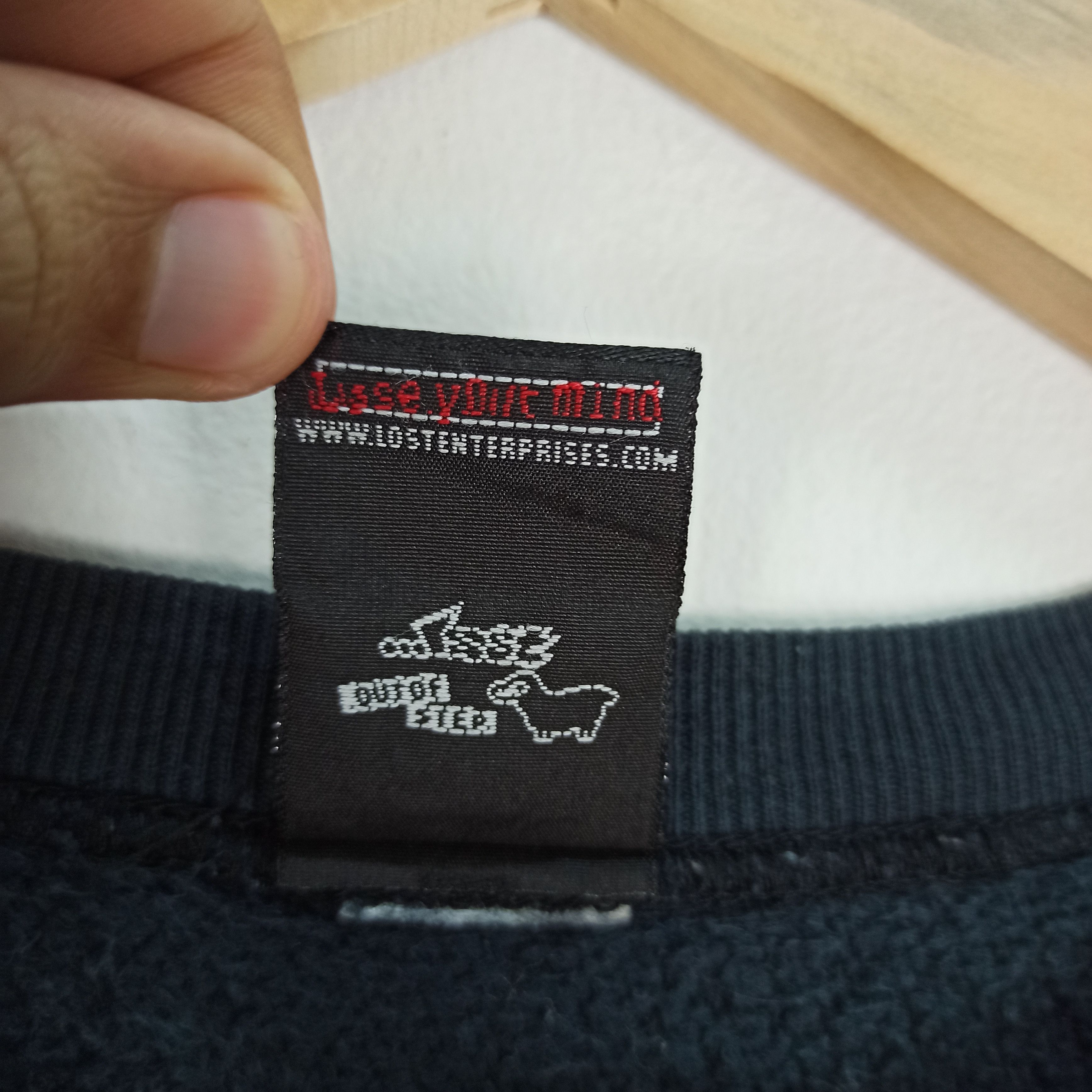 Lost Enterprises Vintage LOST ENTERPRISES Sweatshirt Nice Faded Black Size US L / EU 52-54 / 3 - 9 Thumbnail