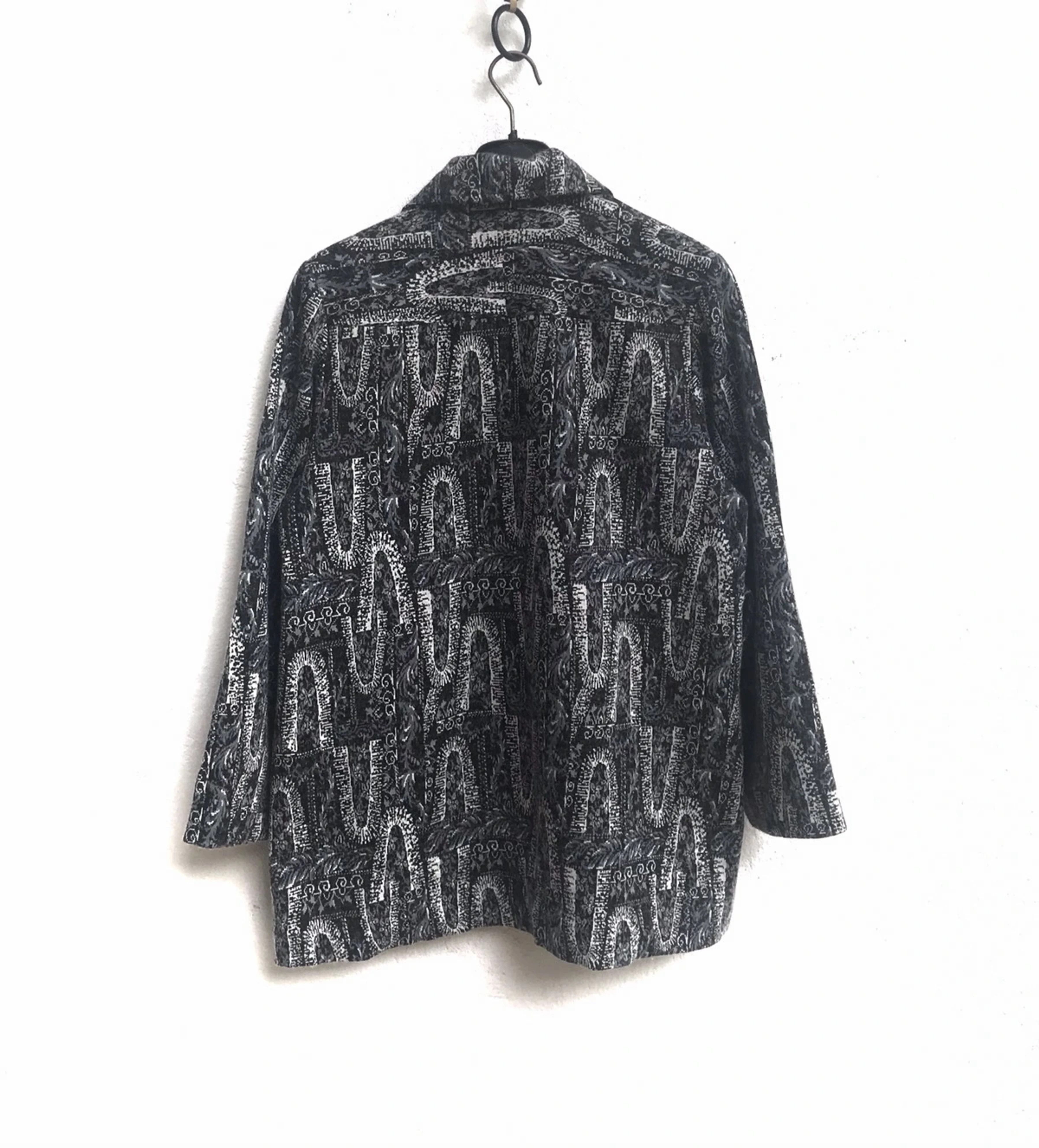 Japanese Brand Very Rare Pattern Button Light Jacket Size US M / EU 48-50 / 2 - 2 Thumbnail