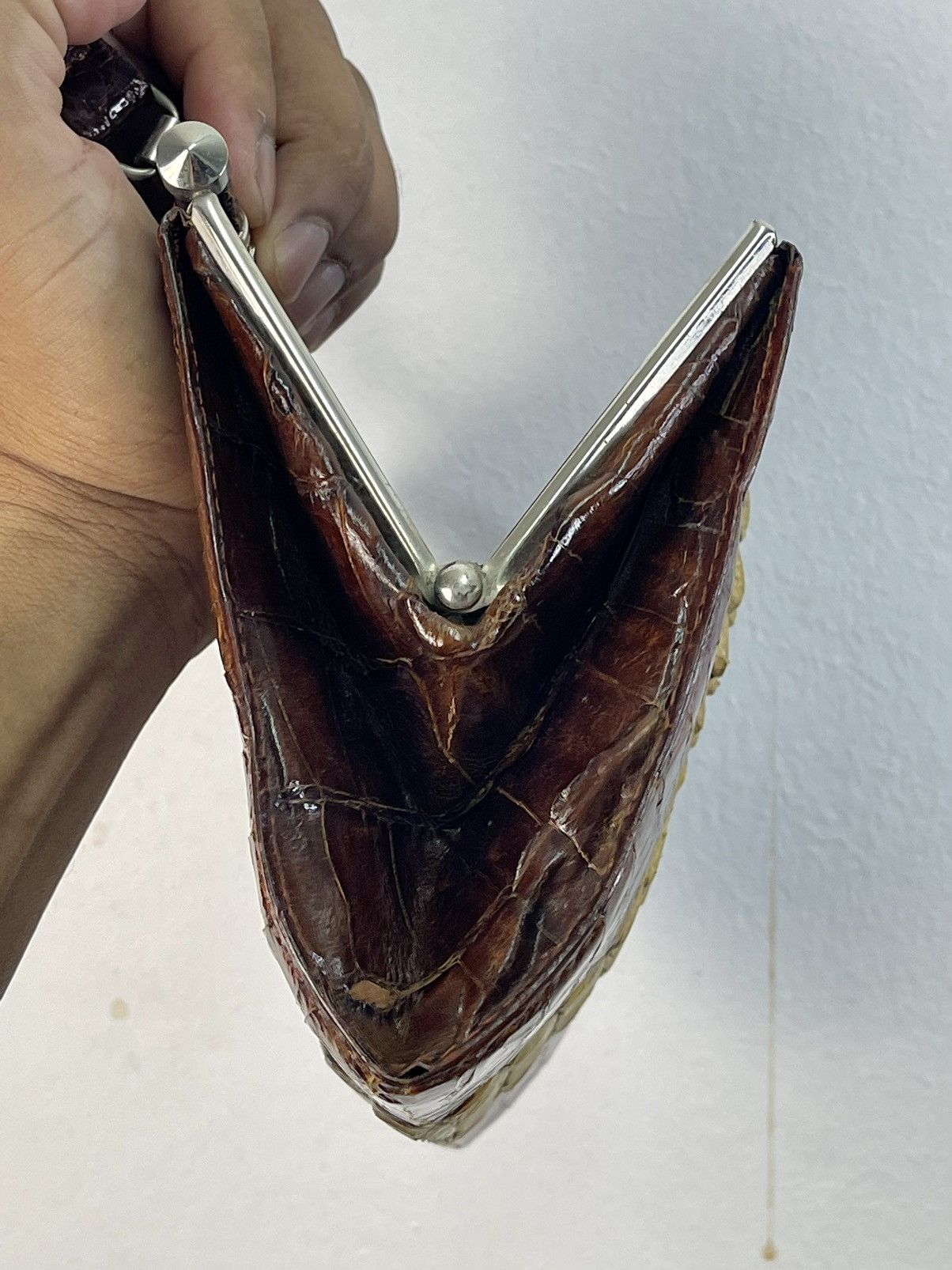 Genuine Leather × Handmade × Vintage 🔥1960'S-70'S 2-TONE HORNBACK CROCODILE SKIN CLUTCH HANDBAG Size ONE SIZE - 17 Thumbnail
