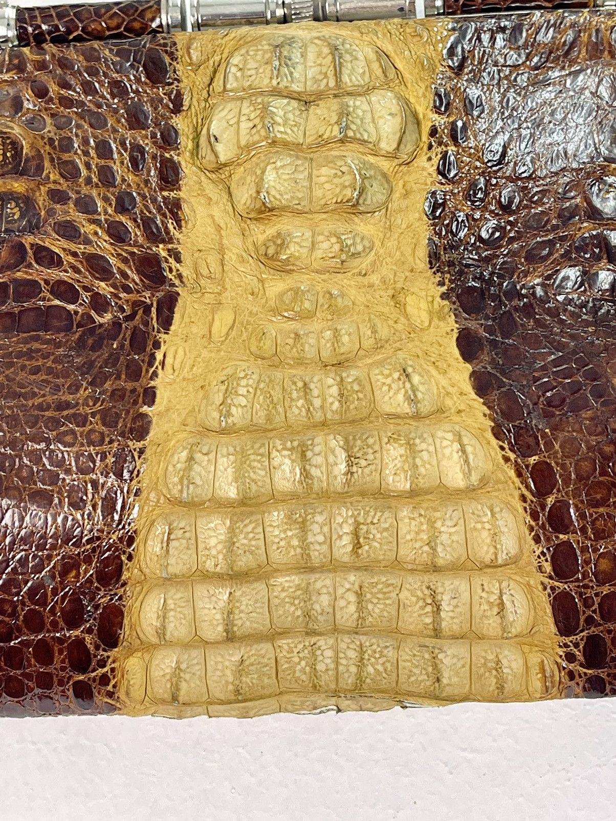 Genuine Leather × Handmade × Vintage 🔥1960'S-70'S 2-TONE HORNBACK CROCODILE SKIN CLUTCH HANDBAG Size ONE SIZE - 3 Thumbnail