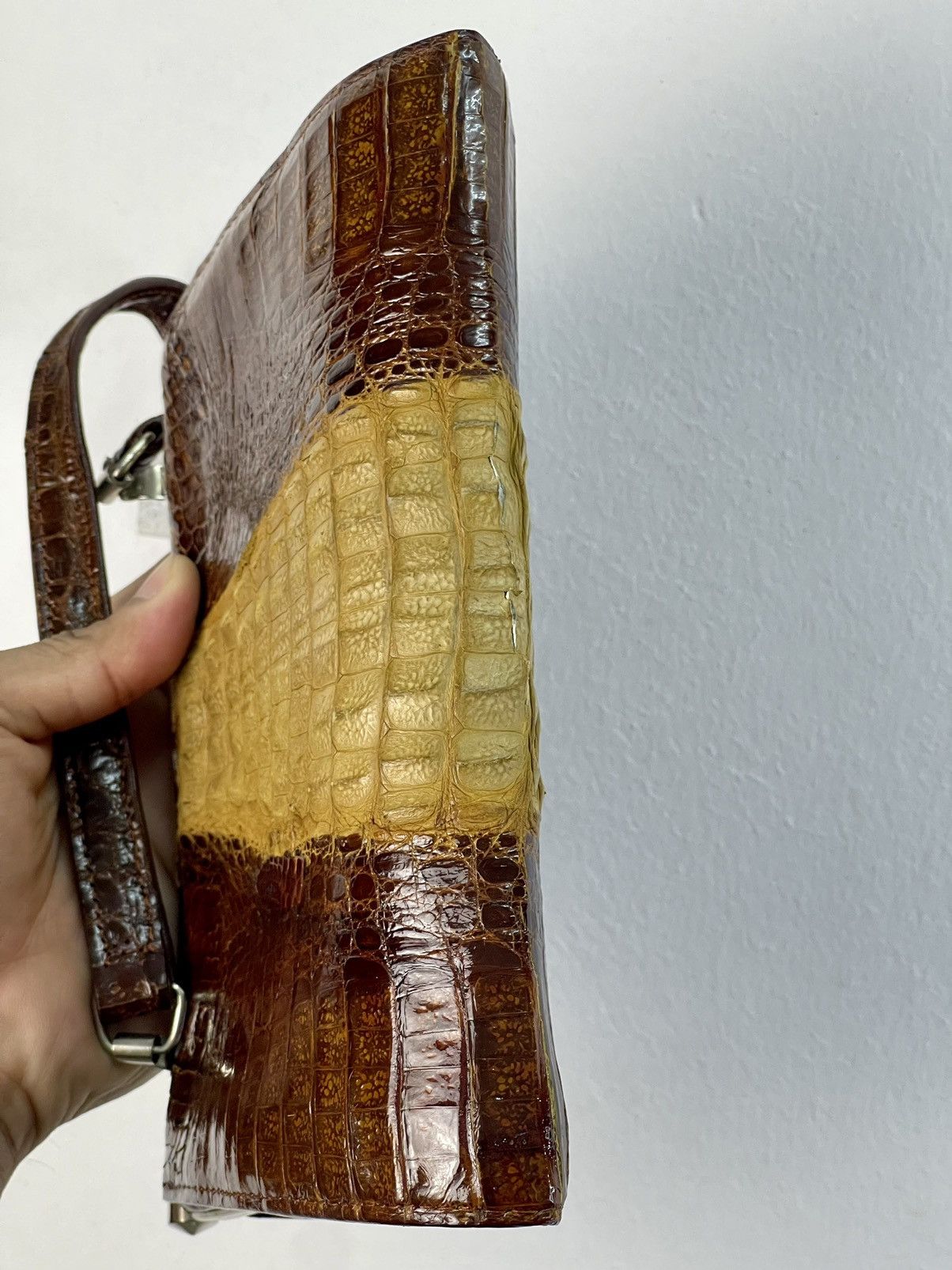 Genuine Leather × Handmade × Vintage 🔥1960'S-70'S 2-TONE HORNBACK CROCODILE SKIN CLUTCH HANDBAG Size ONE SIZE - 14 Thumbnail