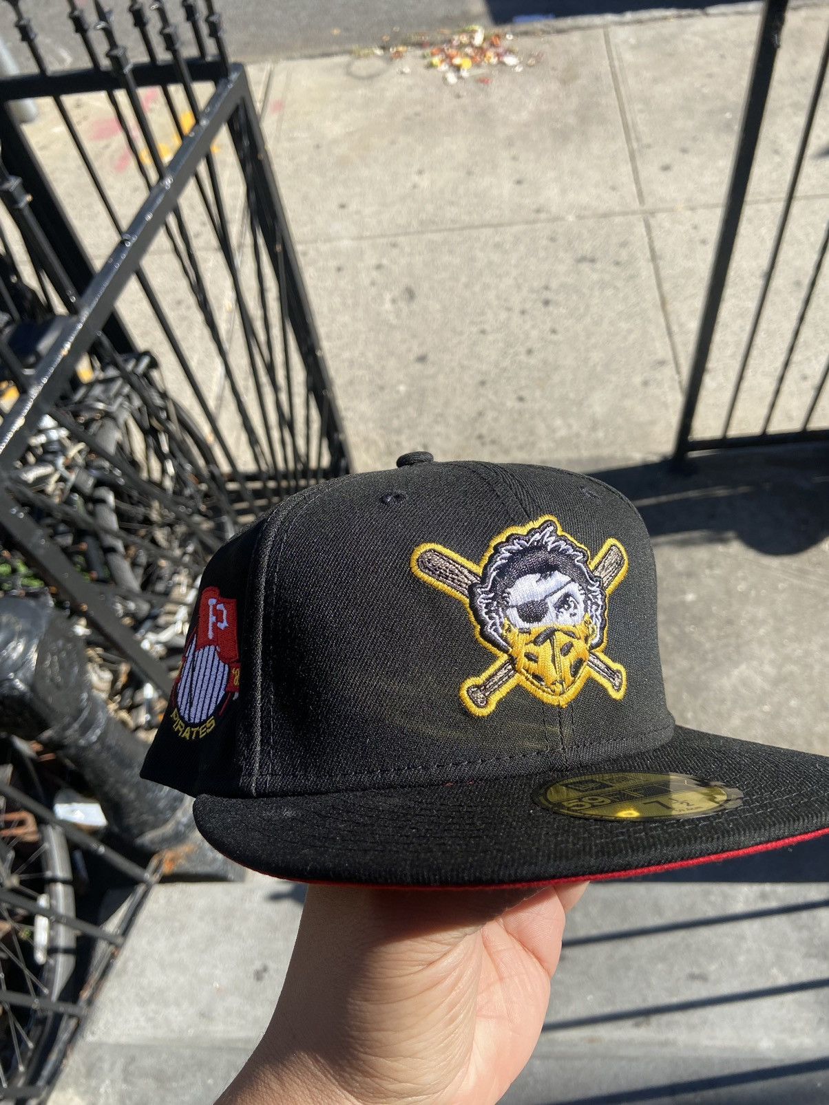 Hat Club × MLB × New Era 7 1/2 Covid Pirate Red UV New Era Fitted Size ONE SIZE - 1 Thumbnail