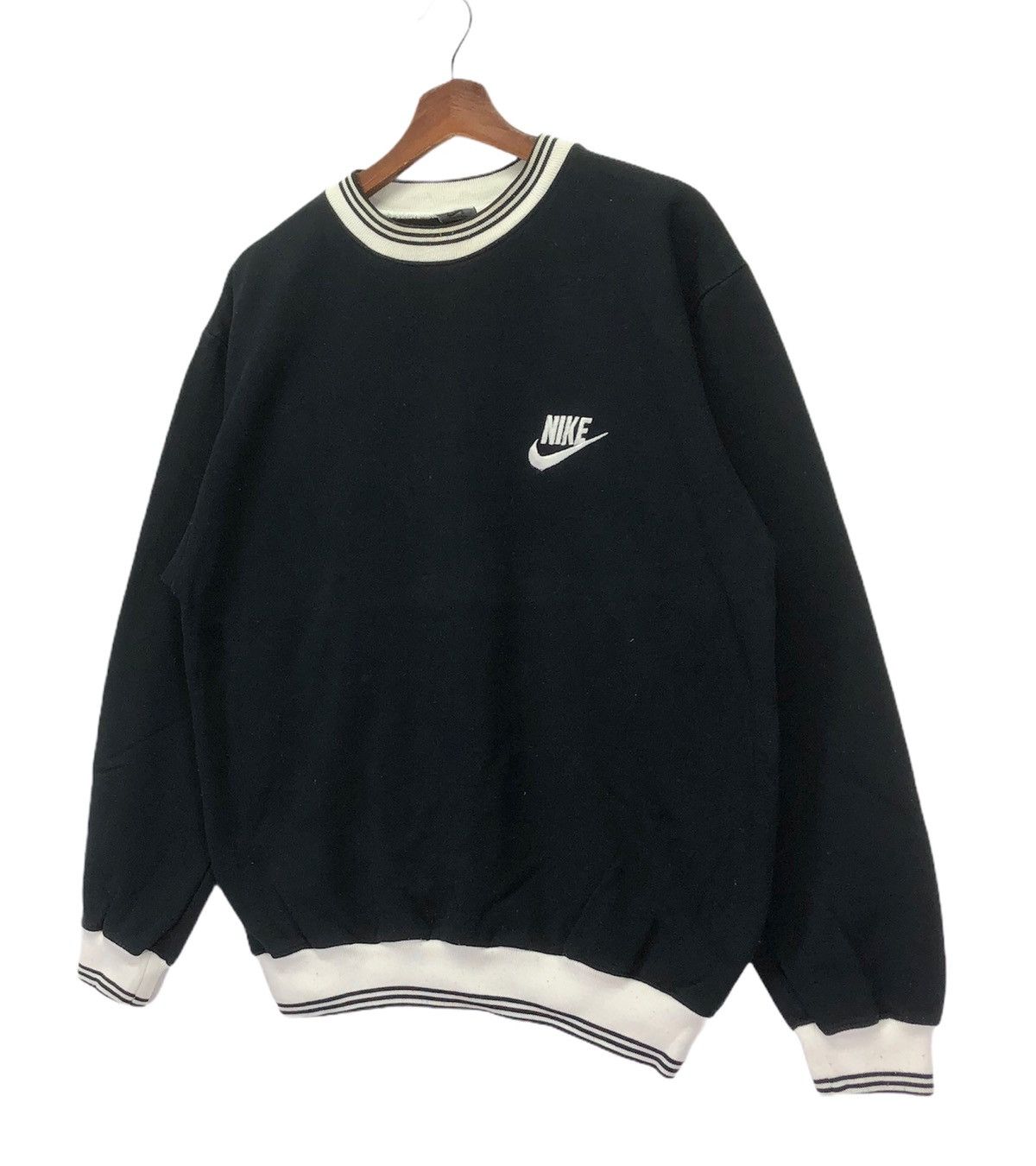 Nike × Vintage Vintage 90s Nike Swoosh Crewneck Size US L / EU 52-54 / 3 - 2 Thumbnail