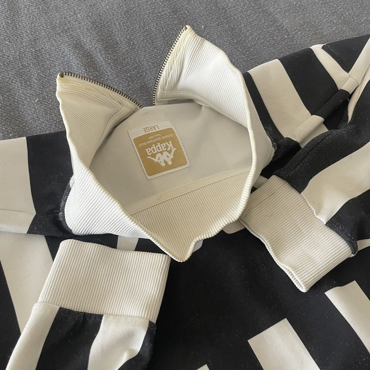 Vintage KAPPA KONTROLL BLACK WHiTE STRiPED TRACK JACKET BEETLEJUiCE Size L / US 10 / IT 46 - 8 Thumbnail