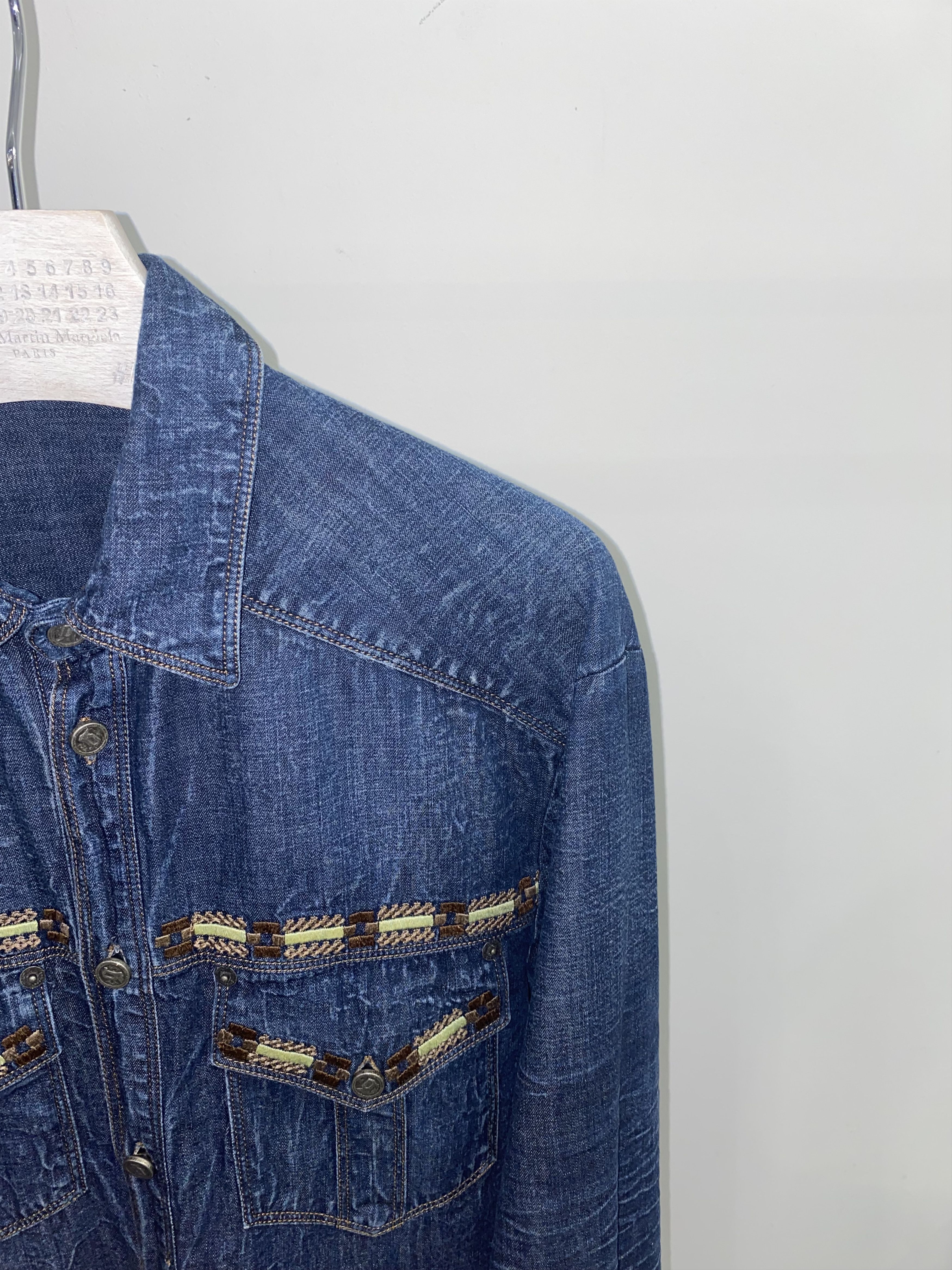 John Galliano Galliano Hand Embroidered Denim Button Up Shirt Size US S / EU 44-46 / 1 - 2 Thumbnail