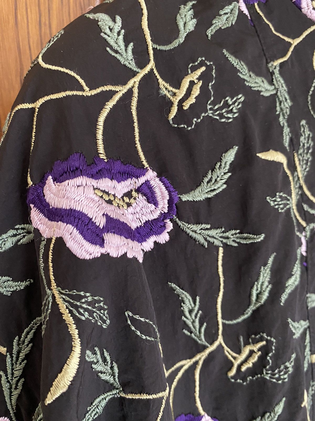 Gucci SS20 Gucci worldwide embroidered tracksuit jacket $5000 Size US M / EU 48-50 / 2 - 18 Thumbnail