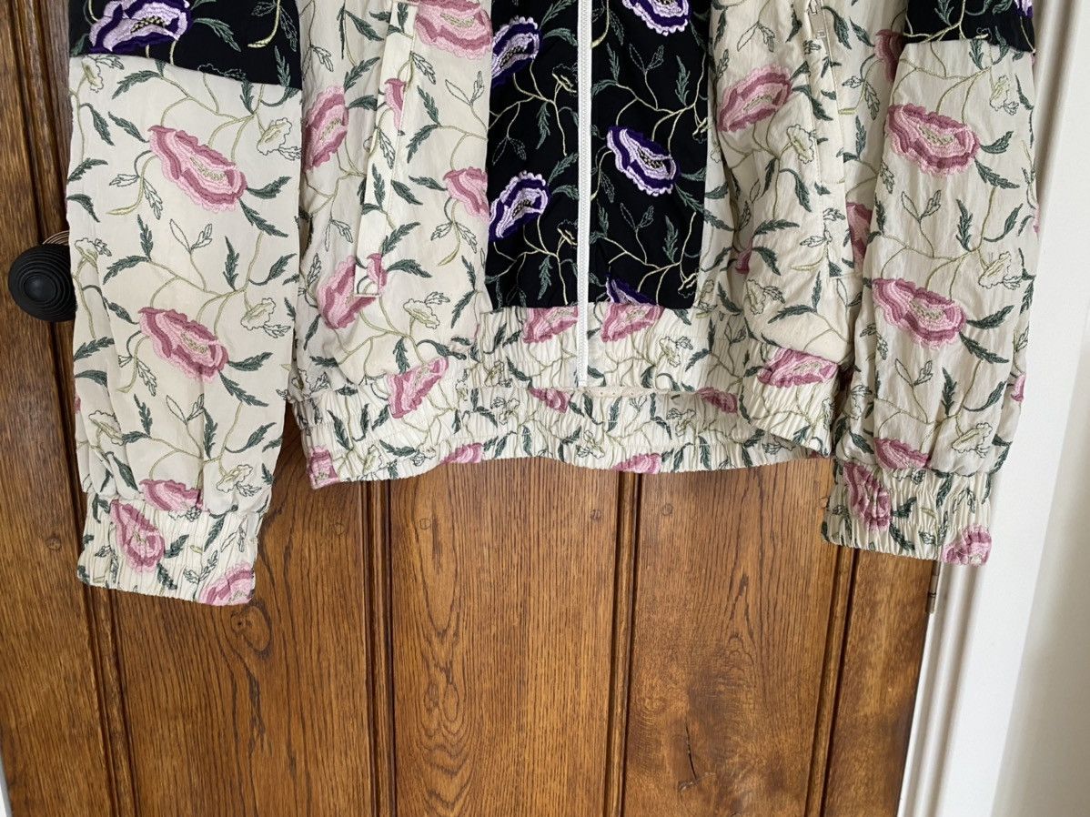 Gucci SS20 Gucci worldwide embroidered tracksuit jacket $5000 Size US M / EU 48-50 / 2 - 24 Thumbnail