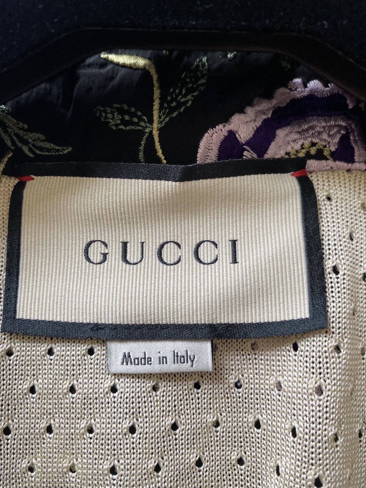 Gucci SS20 Gucci worldwide embroidered tracksuit jacket $5000 Size US M / EU 48-50 / 2 - 10 Thumbnail