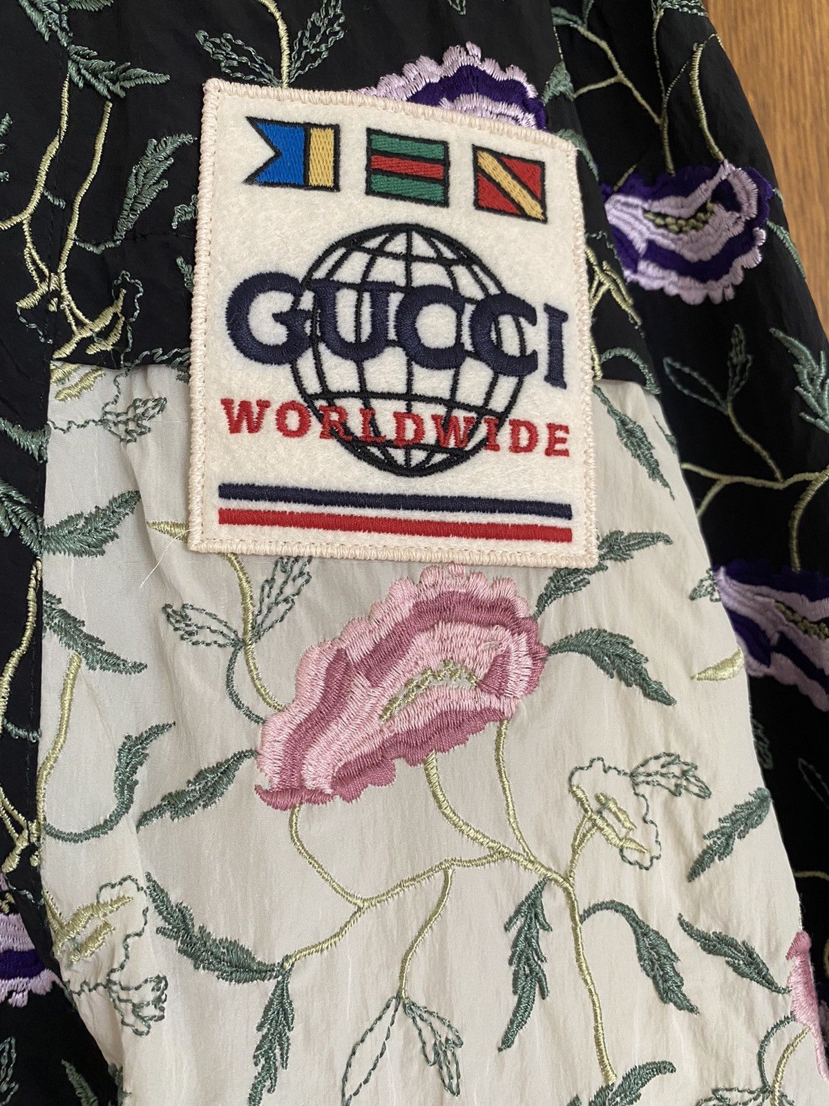 Gucci SS20 Gucci worldwide embroidered tracksuit jacket $5000 Size US M / EU 48-50 / 2 - 20 Thumbnail