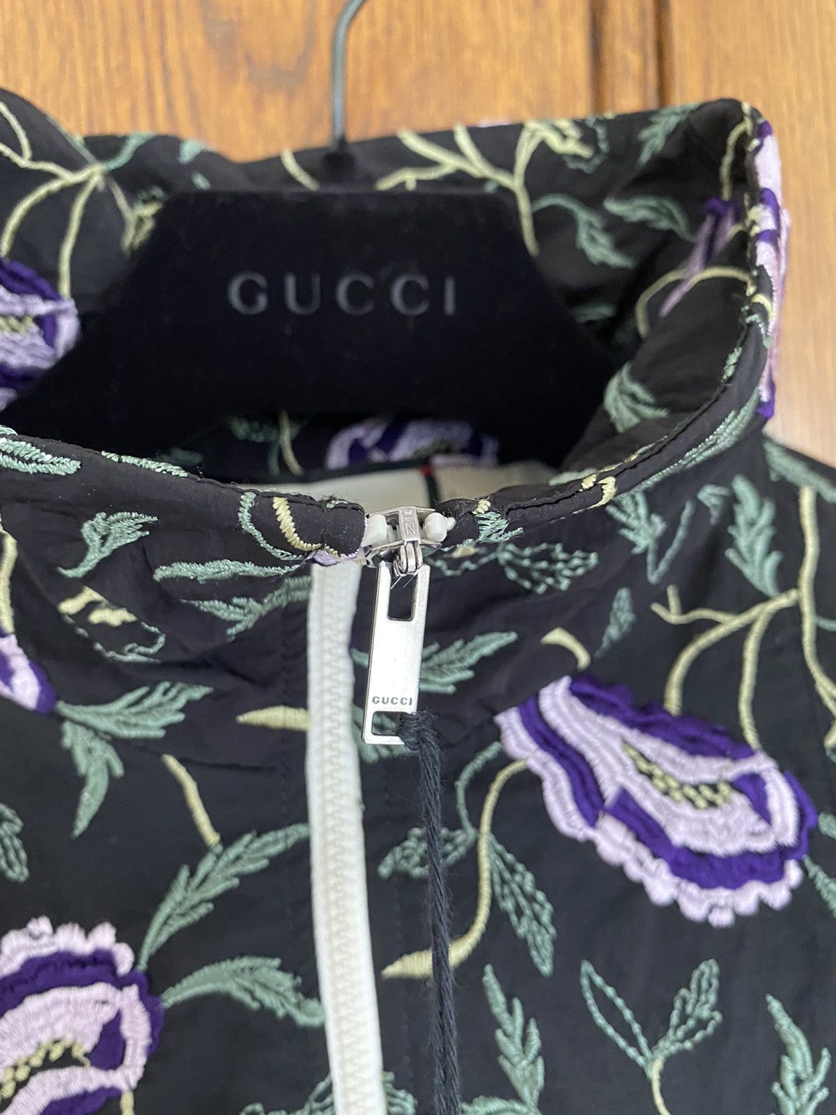 Gucci SS20 Gucci worldwide embroidered tracksuit jacket $5000 Size US M / EU 48-50 / 2 - 21 Thumbnail