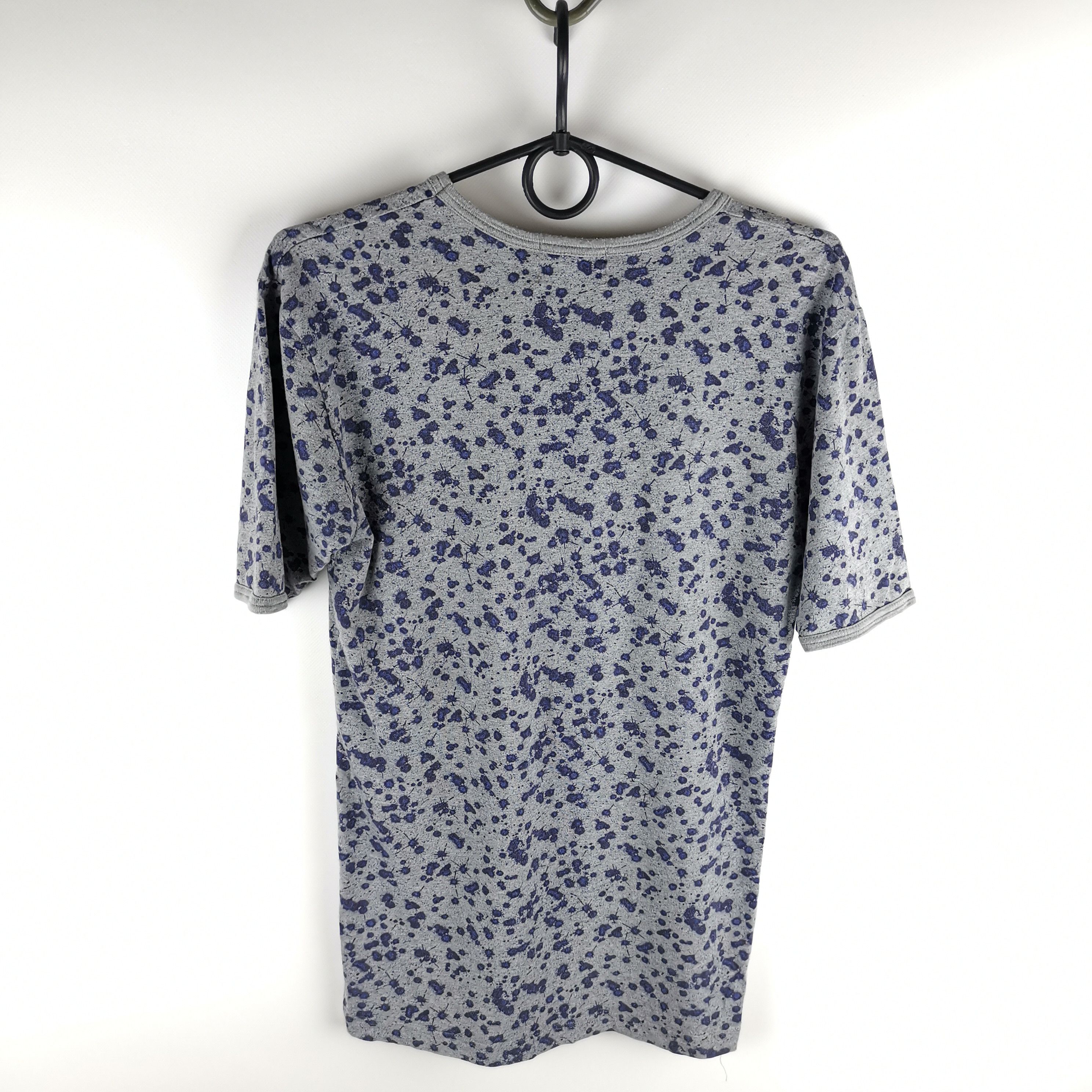 CDG by Comme des Garcons Comme des garcons gray multiprint pattern tee shirt Size US S / EU 44-46 / 1 - 2 Thumbnail