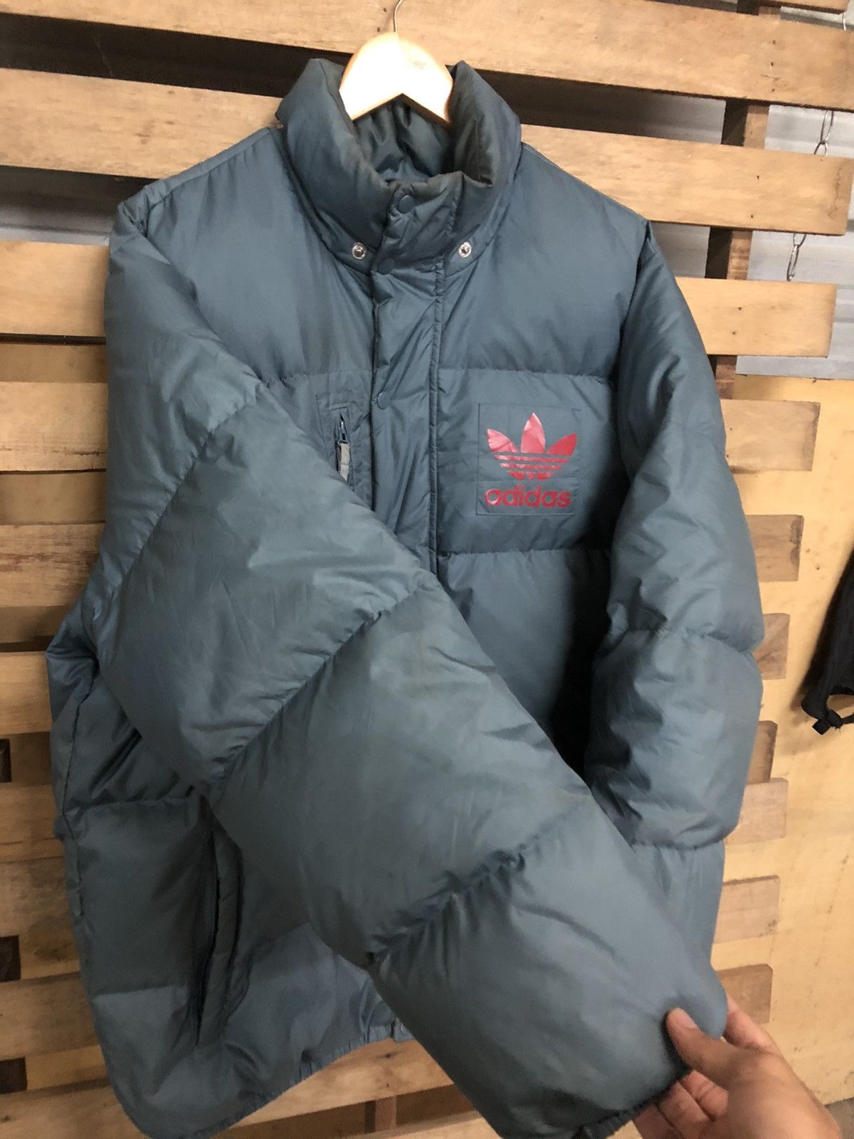 Adidas Adidas Trefoil Puffer Jacket Patch Logo Design Size US XL / EU 56 / 4 - 6 Thumbnail