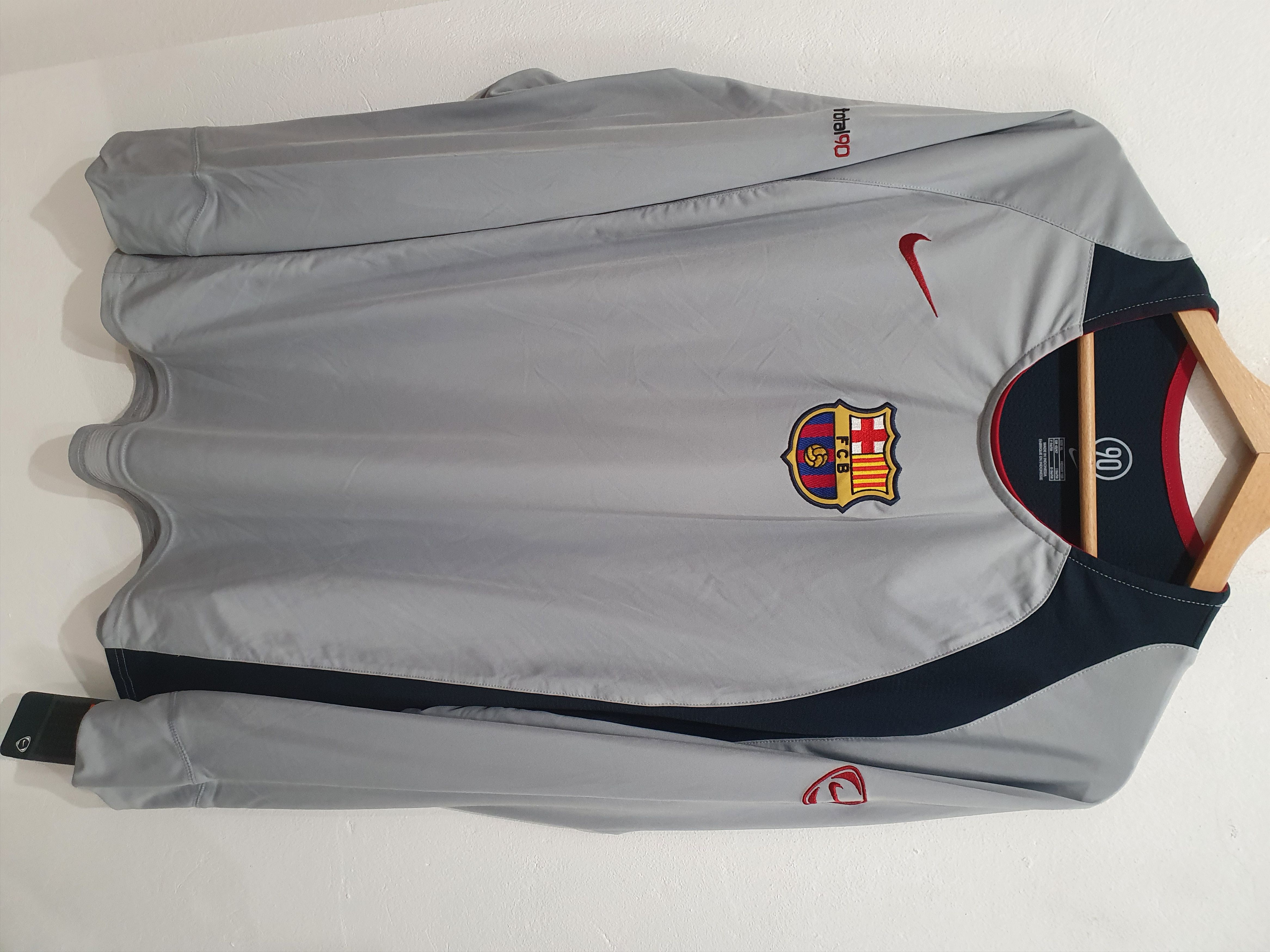 image of F C Barcelona x Jersey Nike Fc Barcelona 2004 2005 Size XL Shirt Longsleeve Jersey, Men's