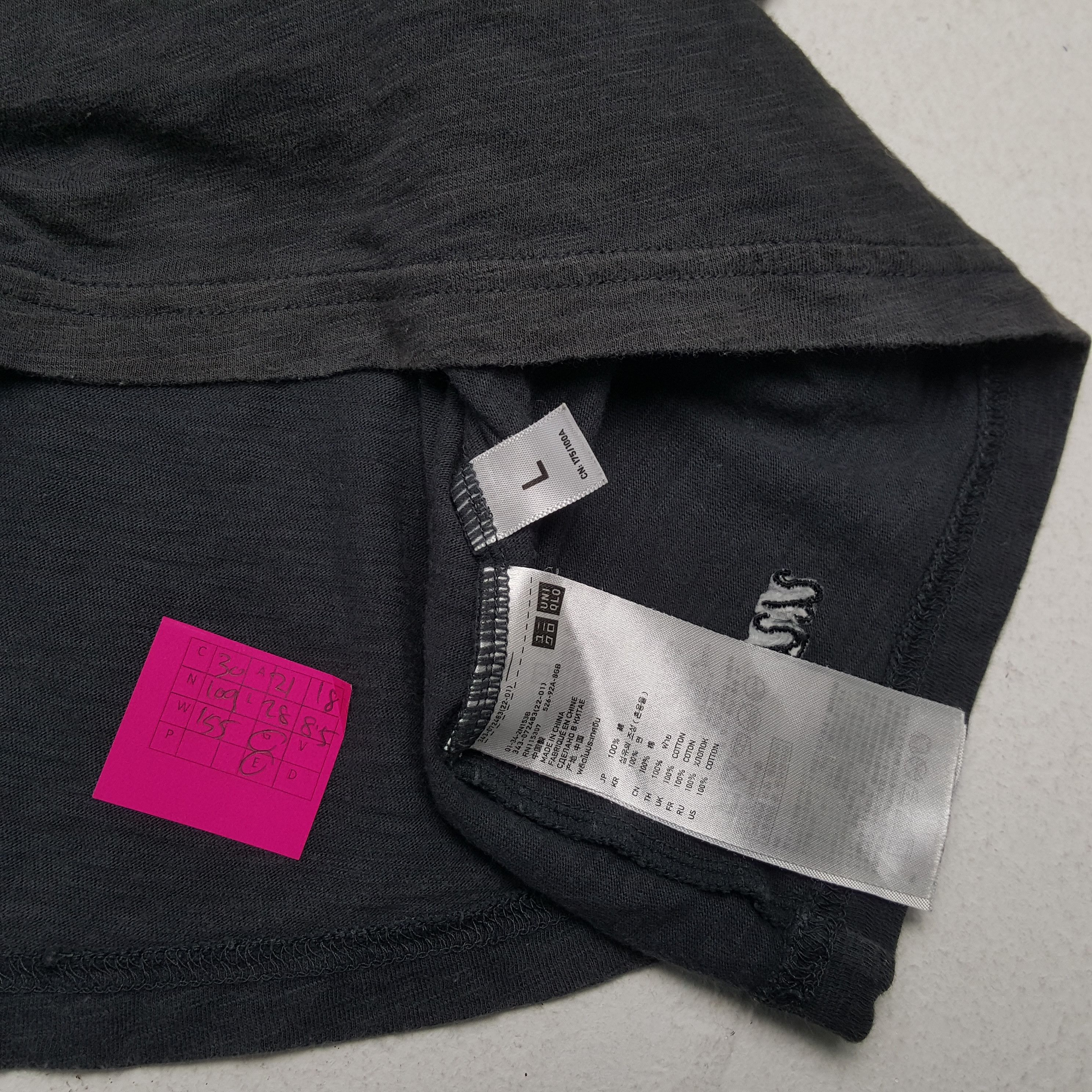 Undercover × Uniqlo UNIQLO X UNDERCOVER Skulls Design Logo Custom Tshirt Size US L / EU 52-54 / 3 - 5 Thumbnail